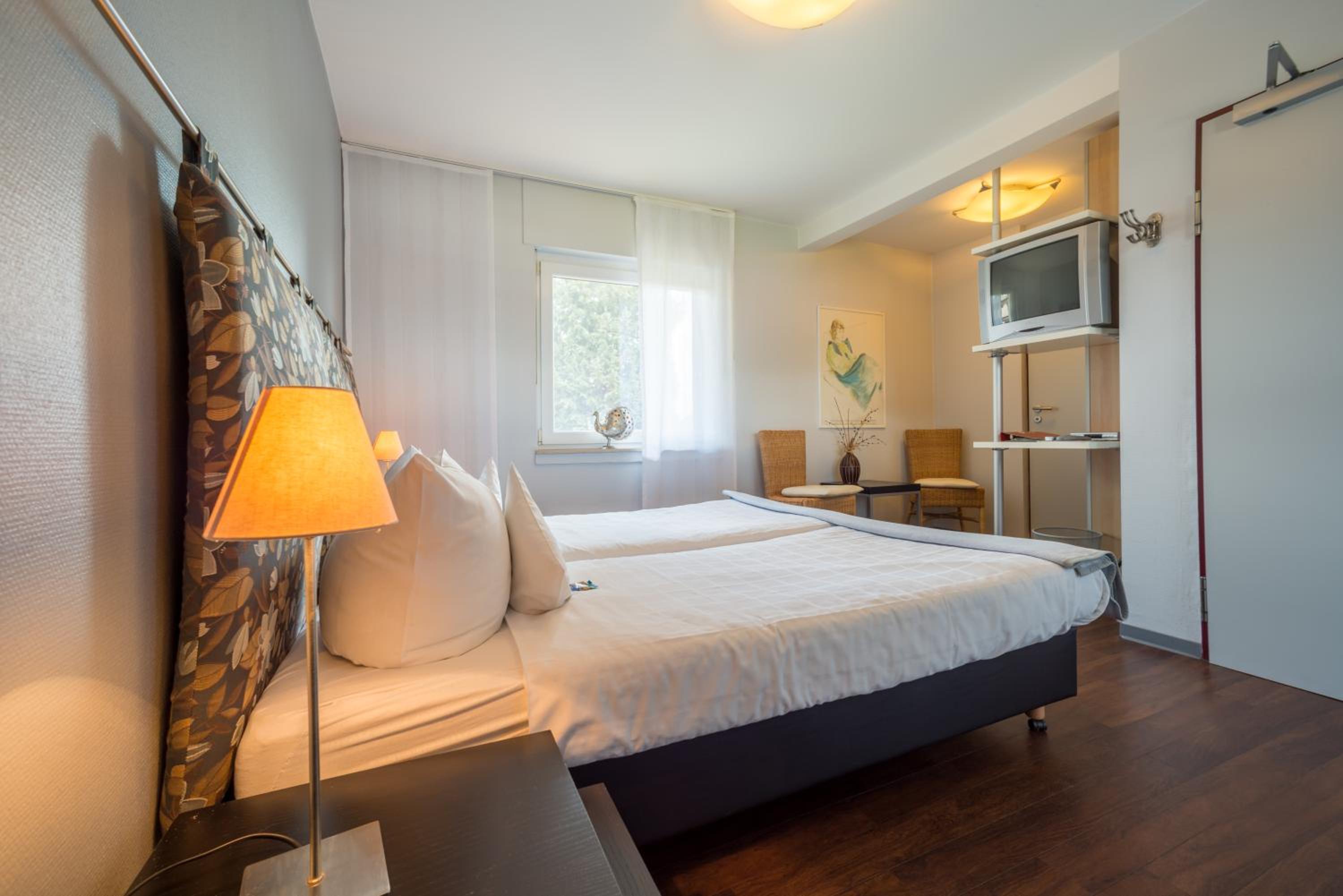 Double Room with Balcony - Photo 5