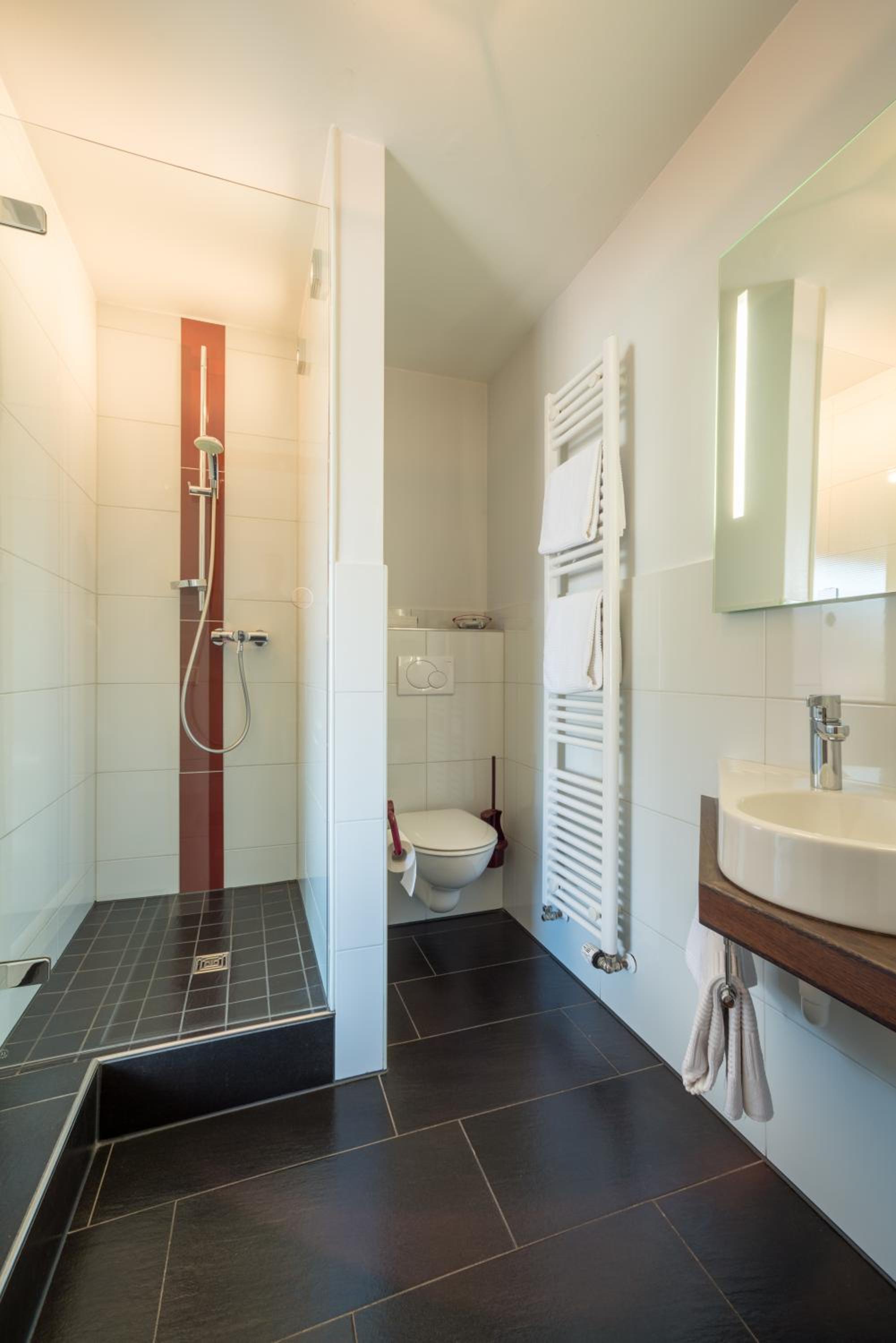 Double Room with Balcony - Photo 6