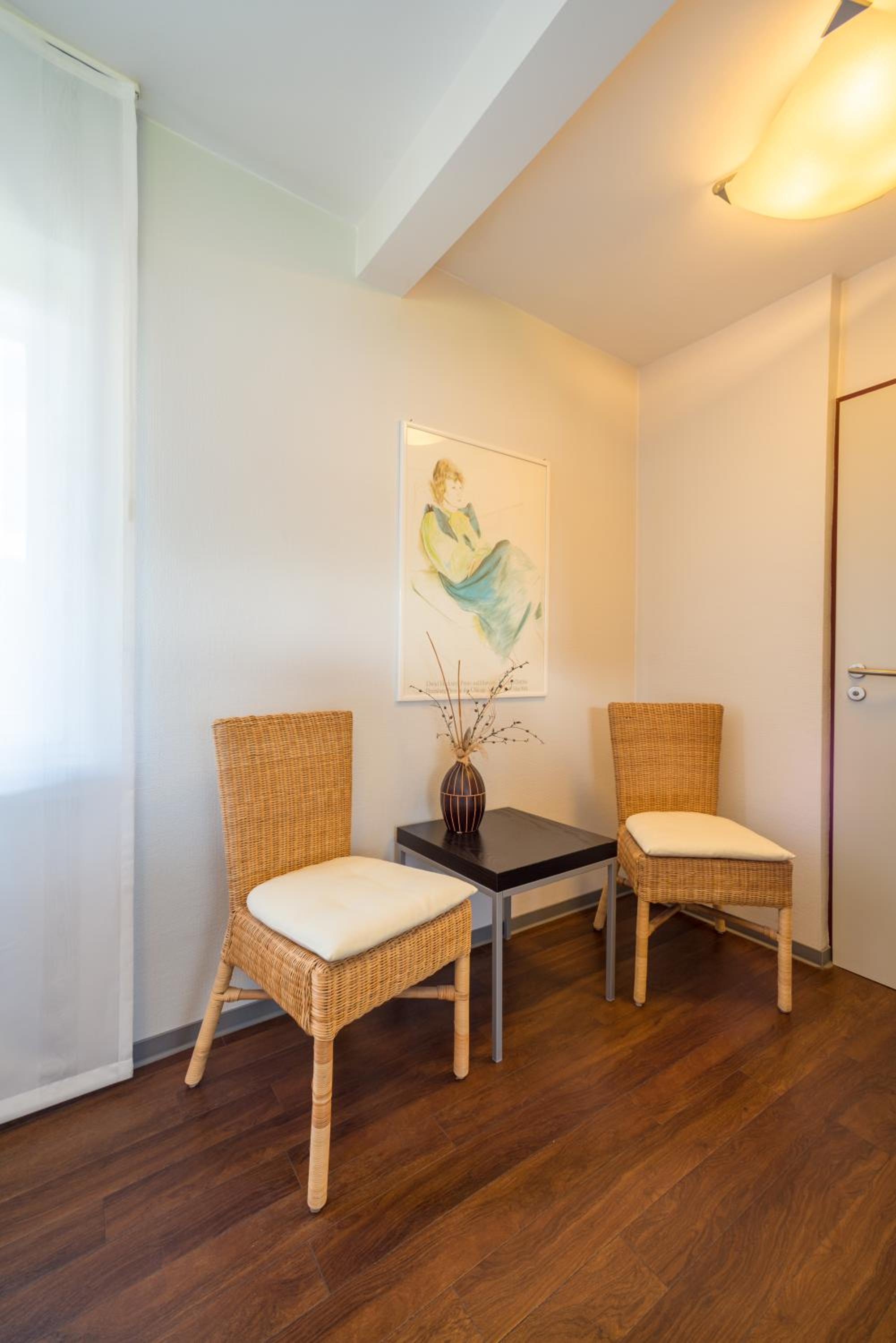 Double Room with Balcony - Photo 4