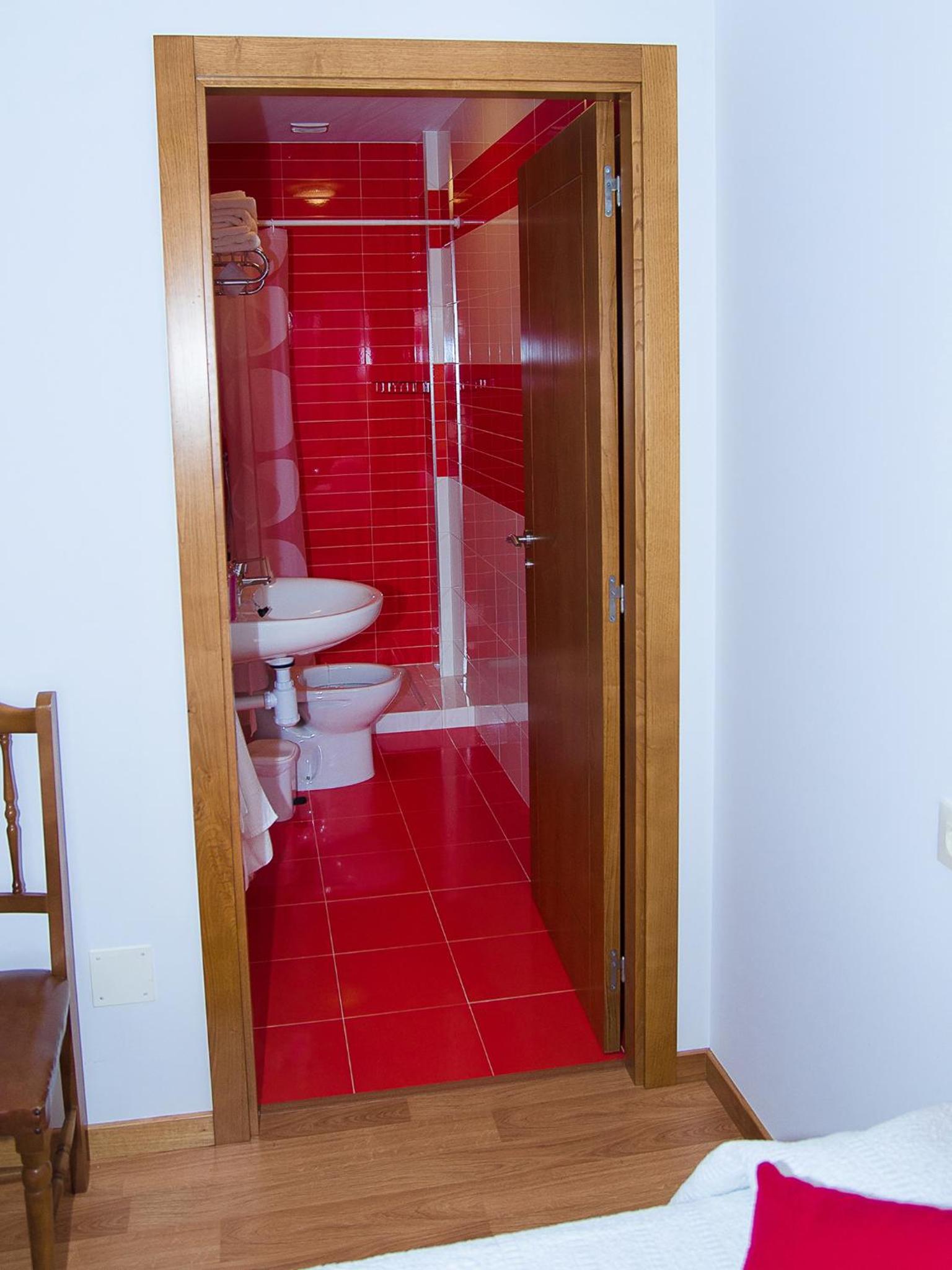 Double or Twin Room - Photo 6