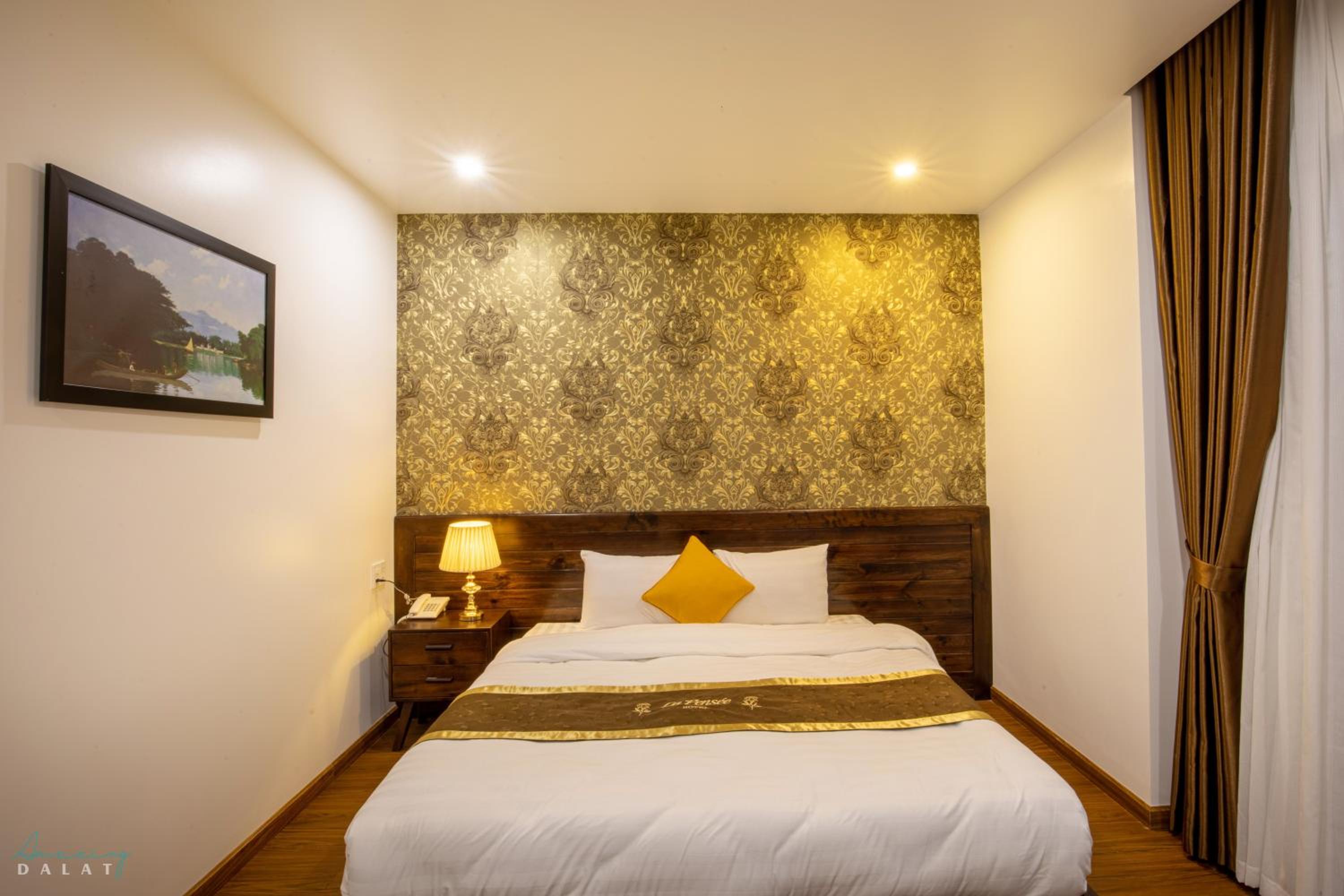 Standard Double Room - Photo 8