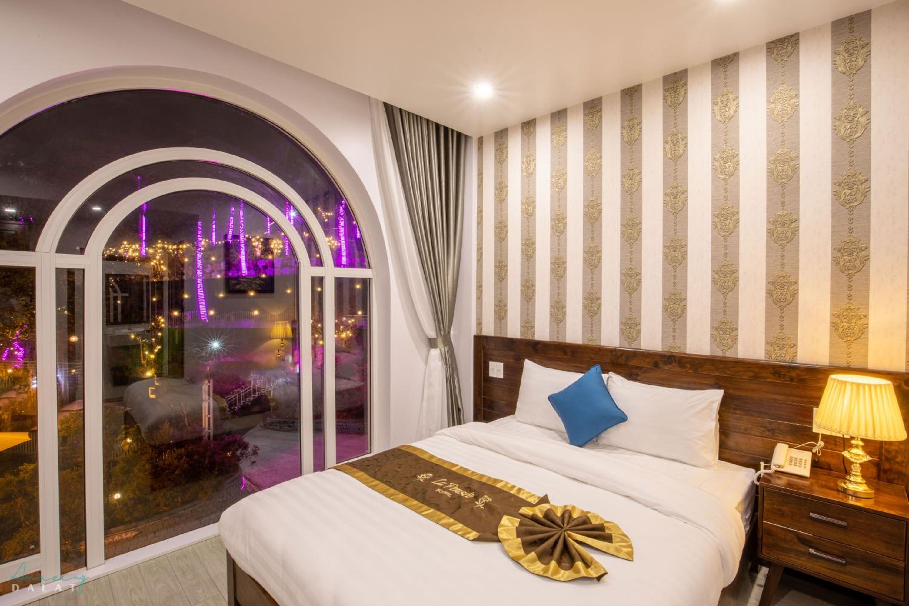 Double Room with Balcony - Photo 4