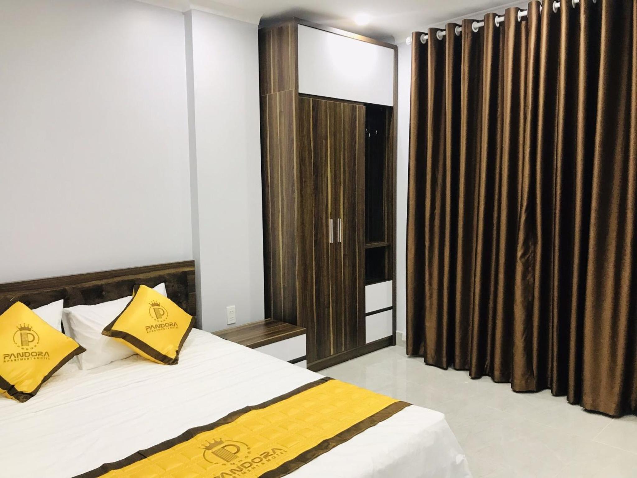 One-Bedroom Apartment with City View photo 1