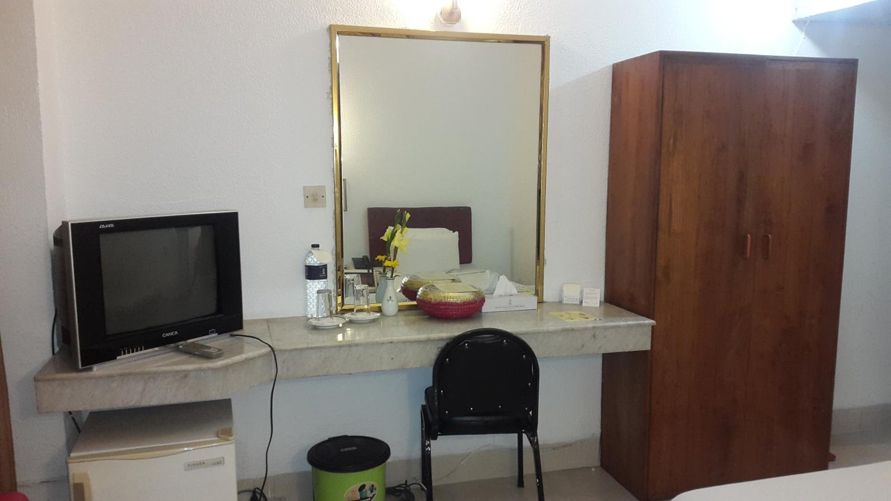 Single Room with Bathroom photo 1