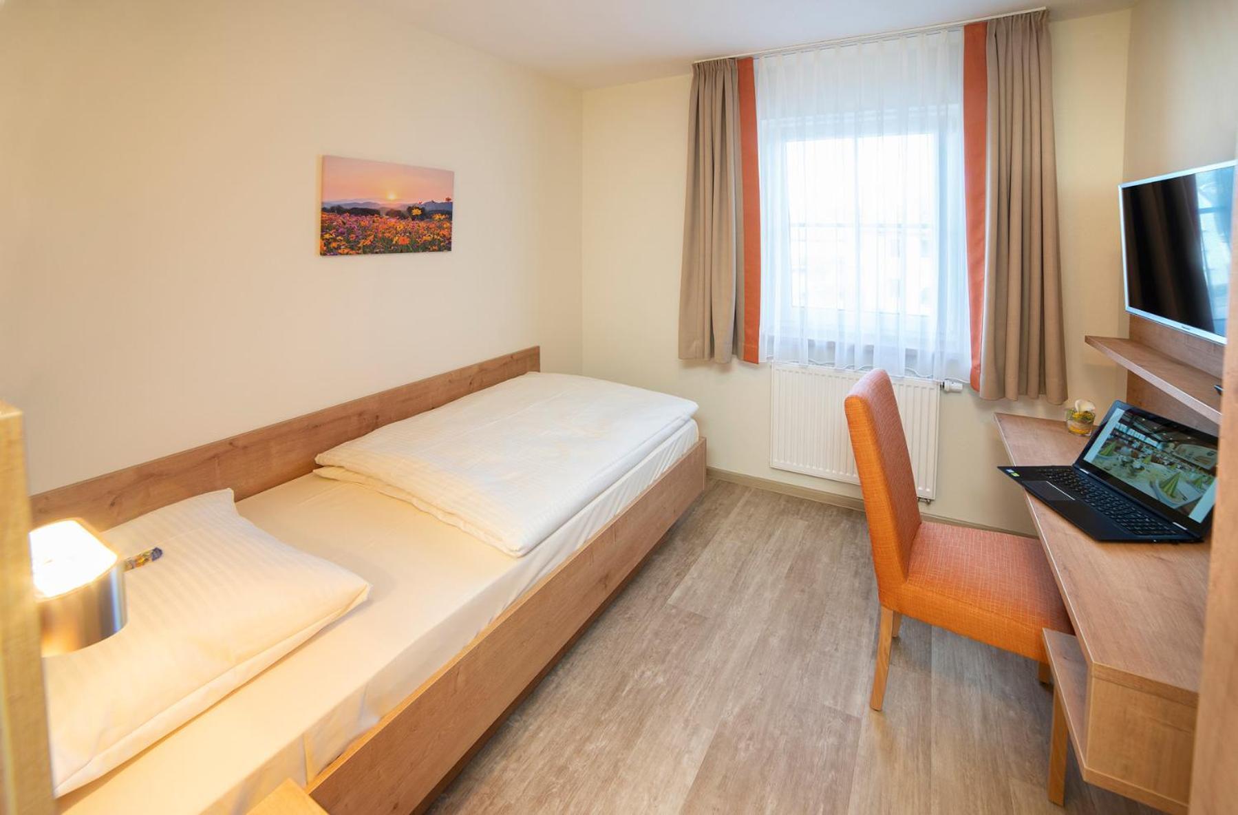 Single Room photo 2