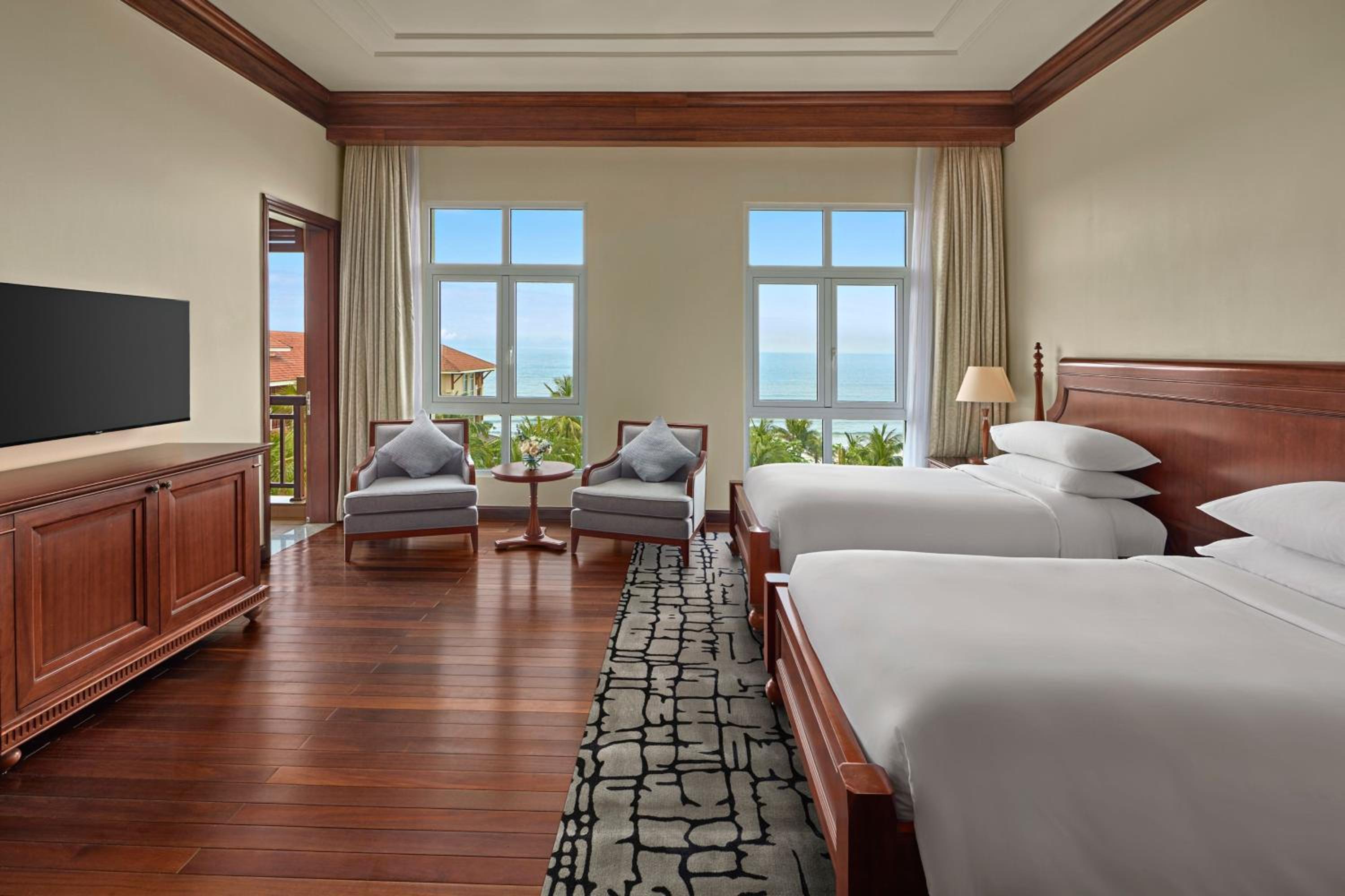 Deluxe Twin Room with Ocean View - Photo 1