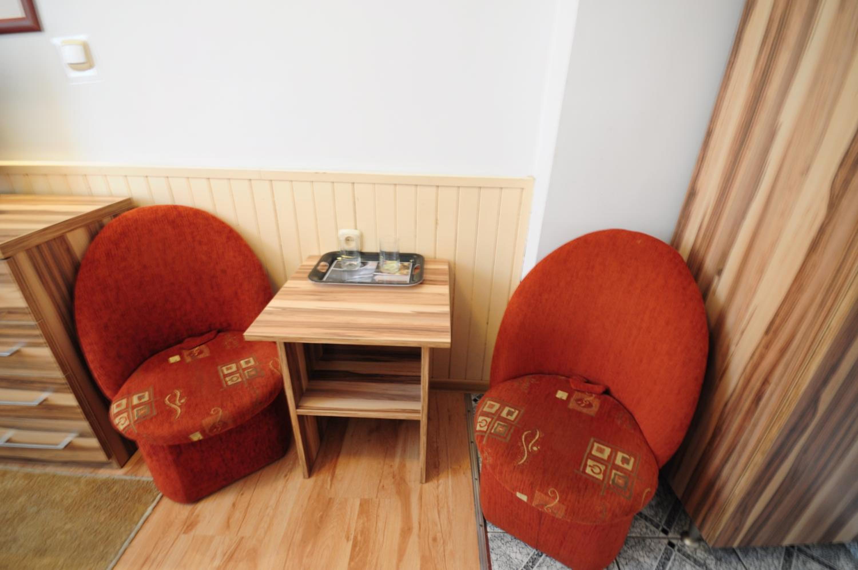 Single Room with Private Bathroom photo 1