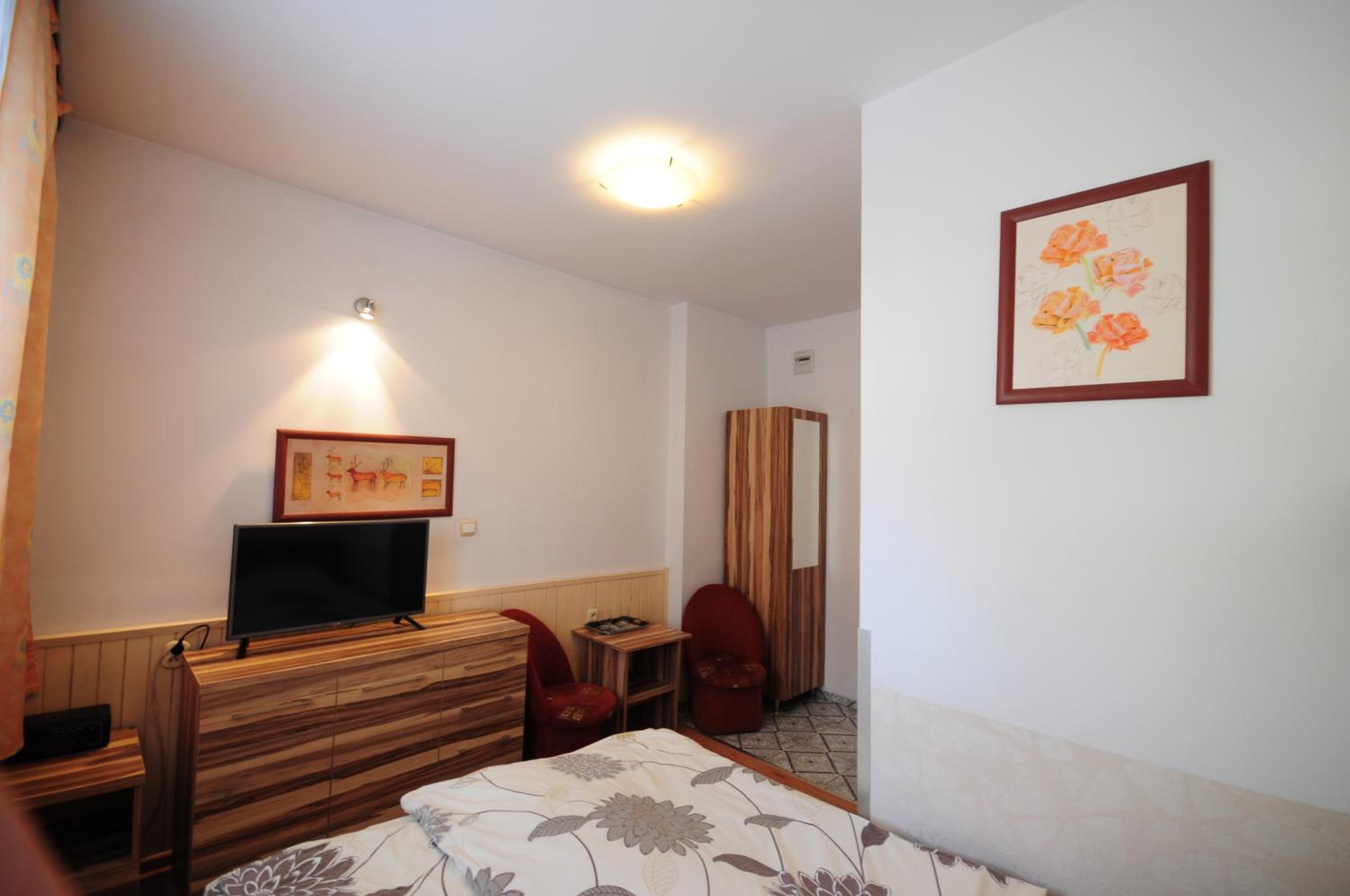 Double Room with Private Bathroom photo 1