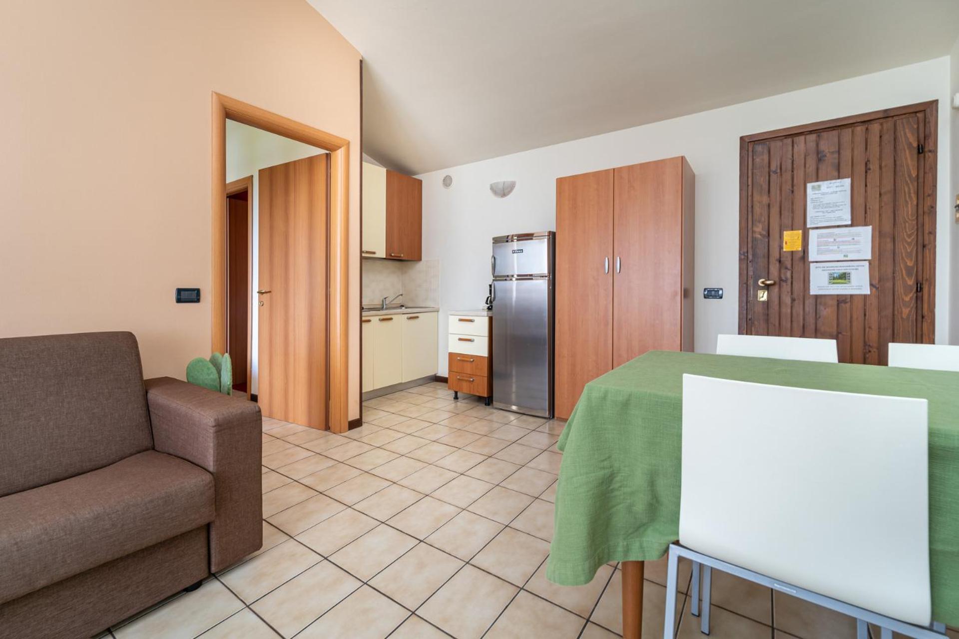 One-Bedroom Apartment with Lake View photo 3