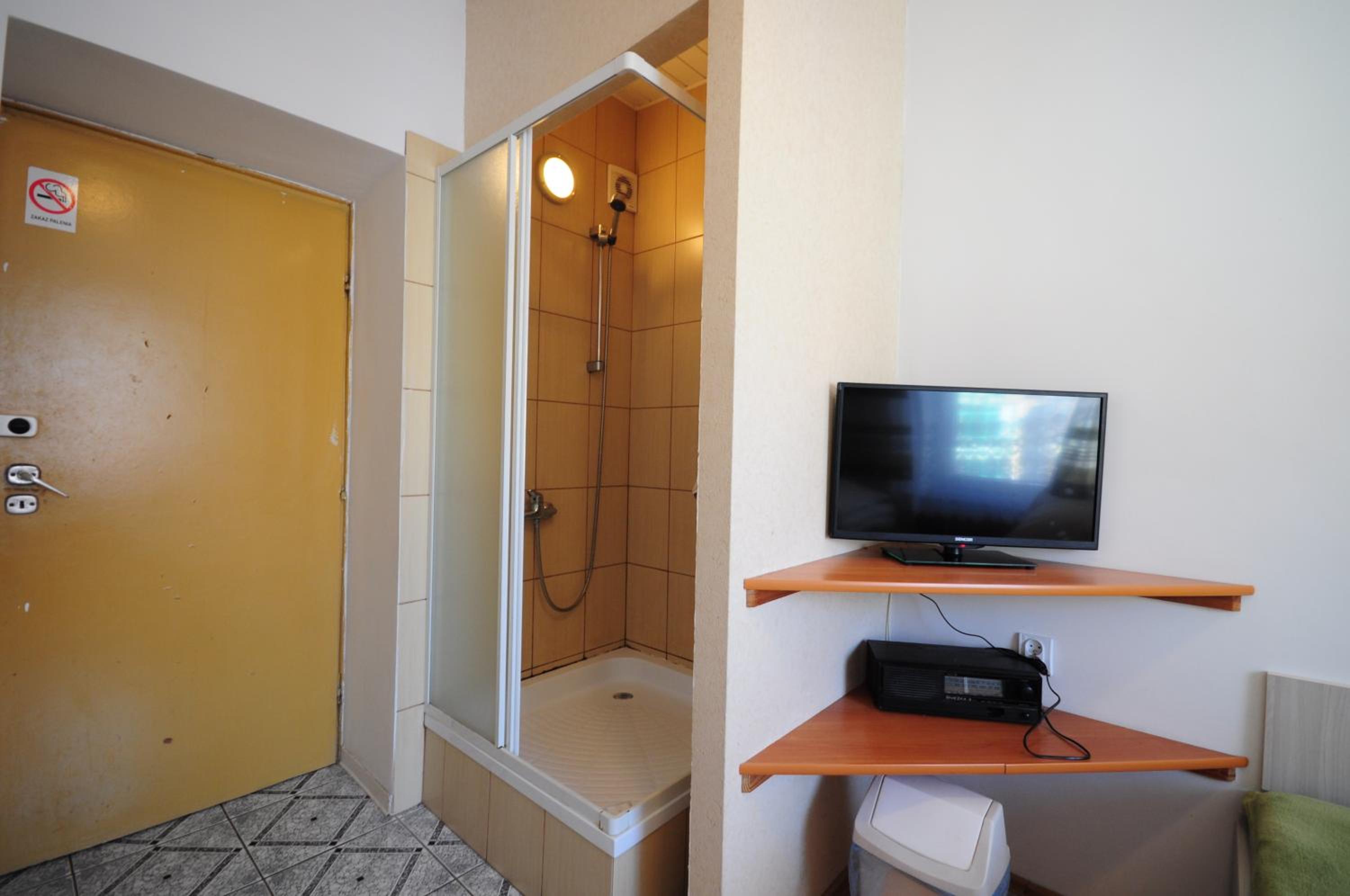 Twin Room With Shower photo 2