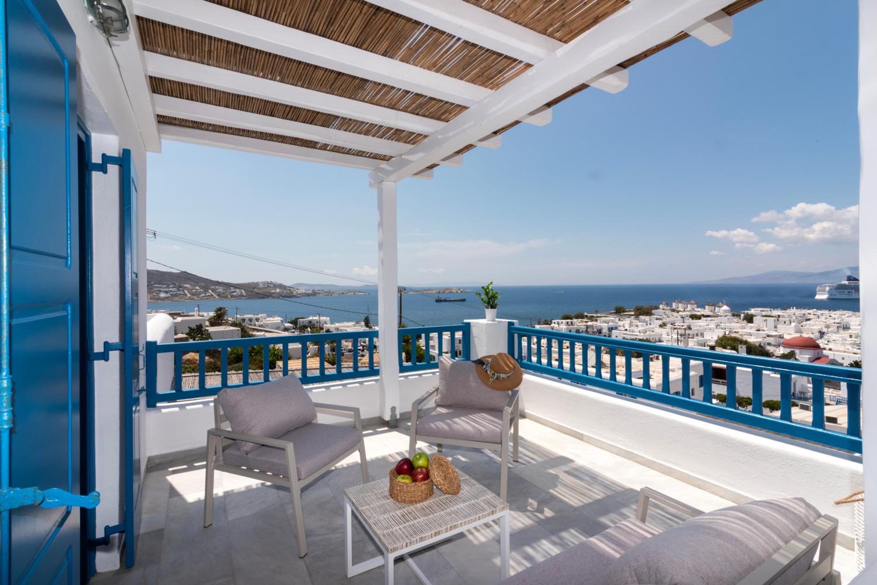 Deluxe Double or Twin Room with Sea View photo 3