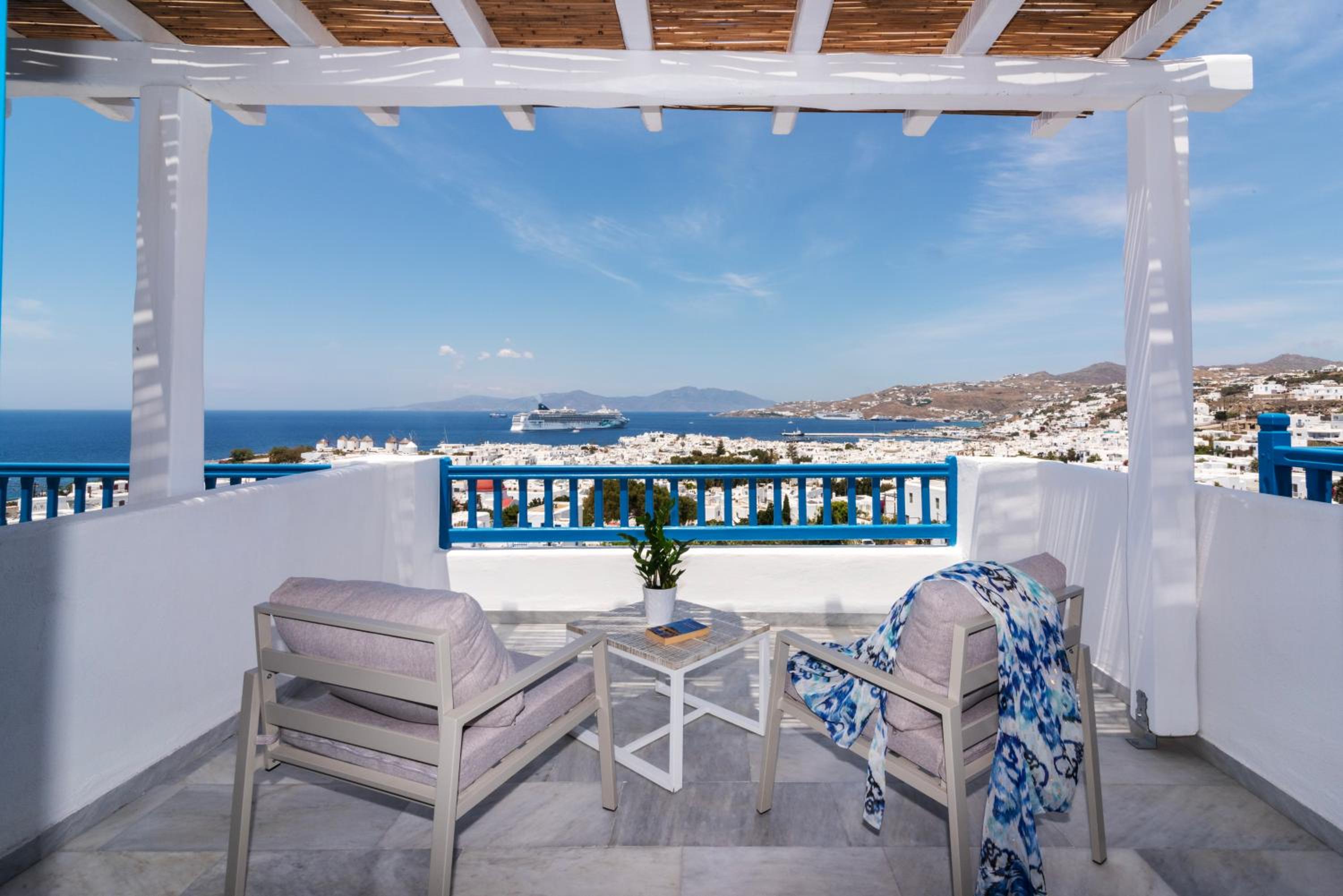 Deluxe Double or Twin Room with Sea View photo 2