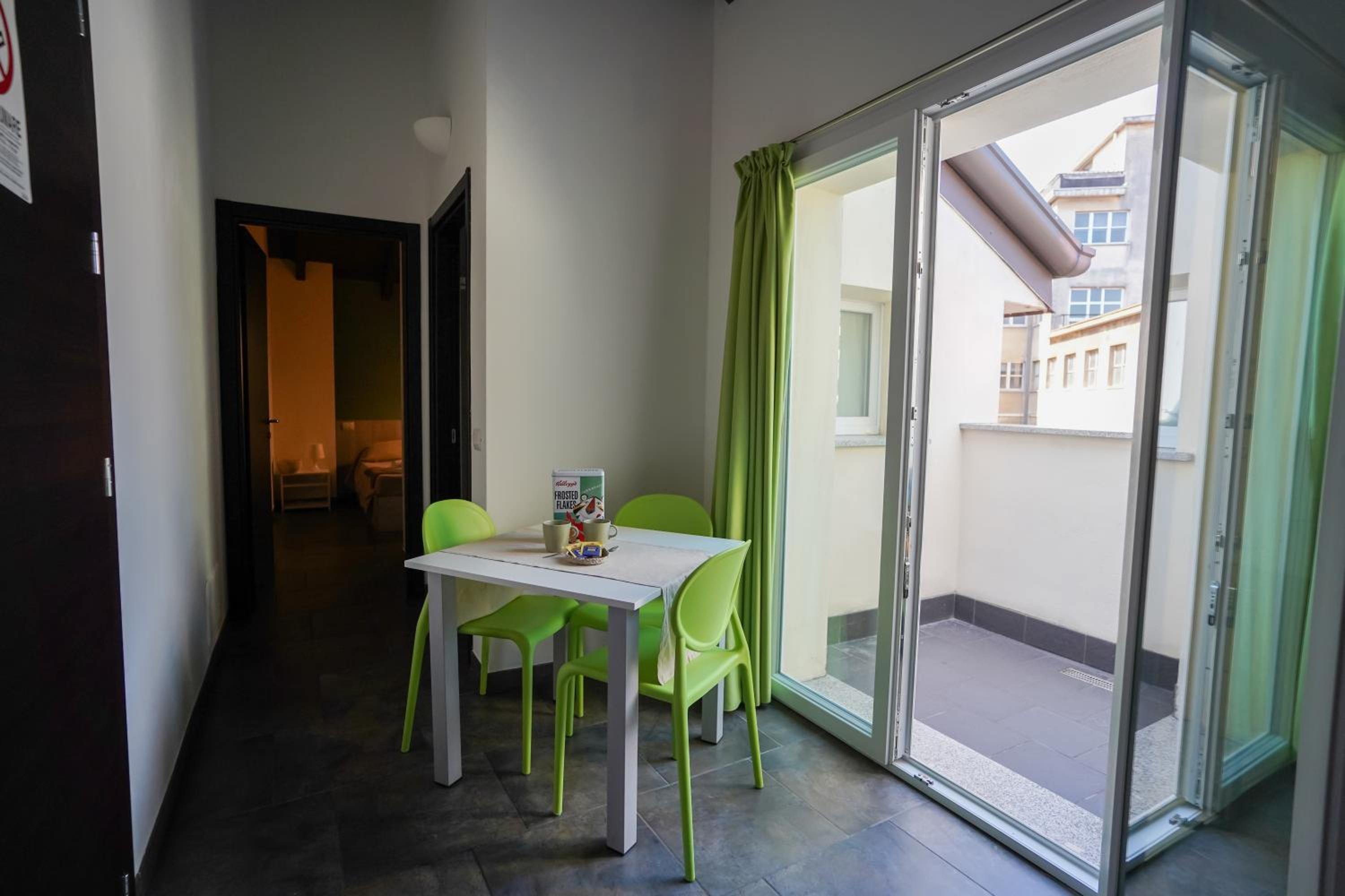 One-Bedroom Apartment - Photo 6