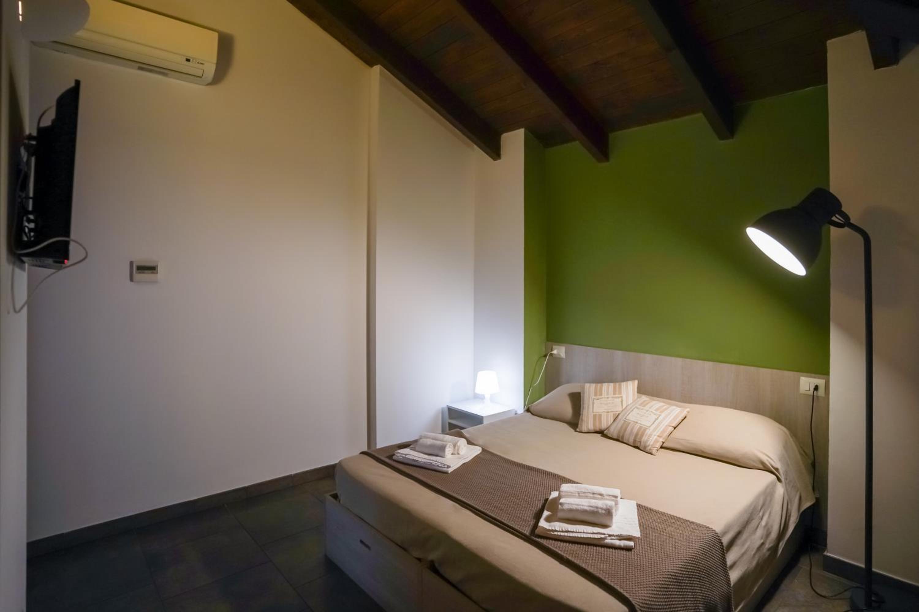 One-Bedroom Apartment - Photo 14