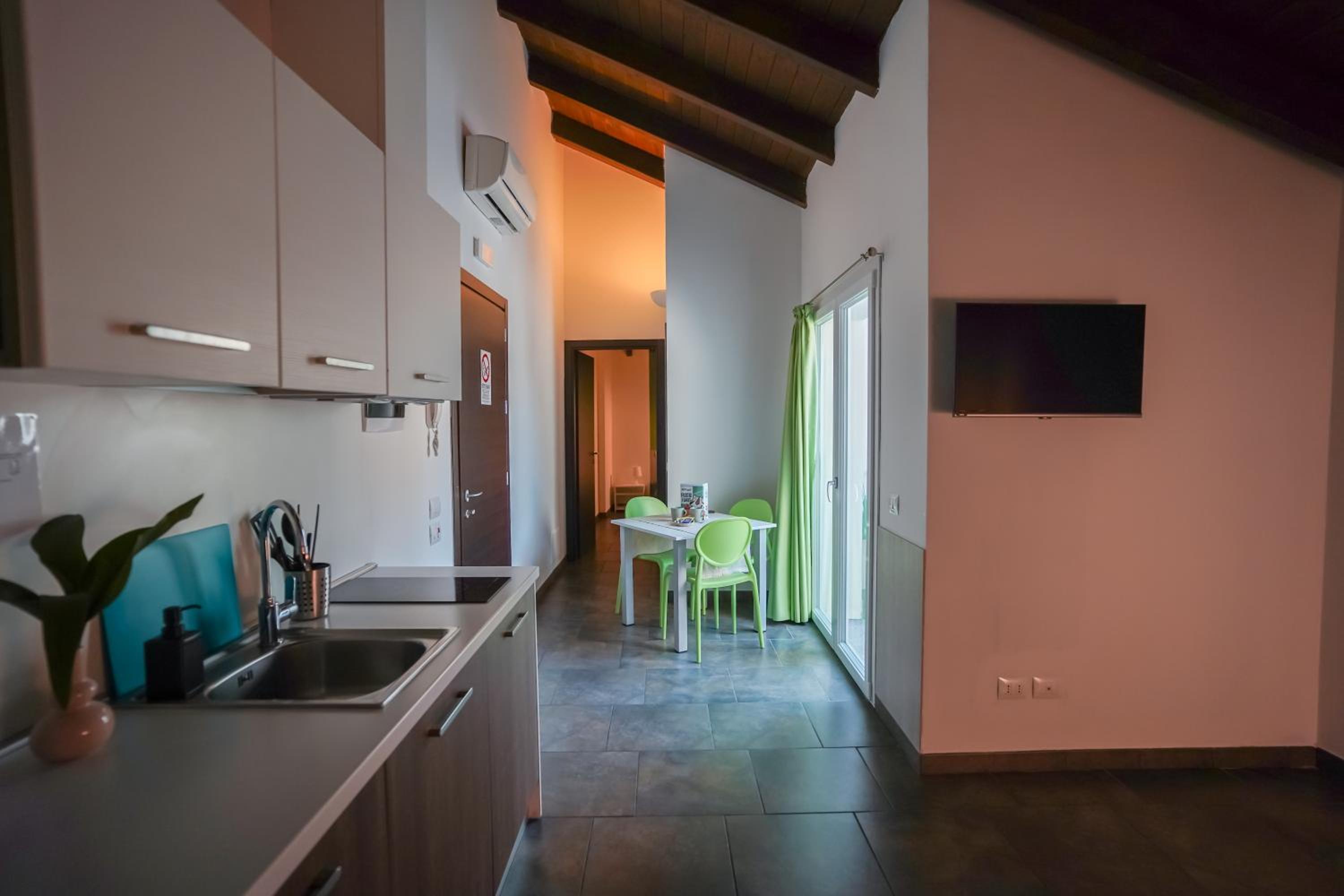 One-Bedroom Apartment - Photo 7