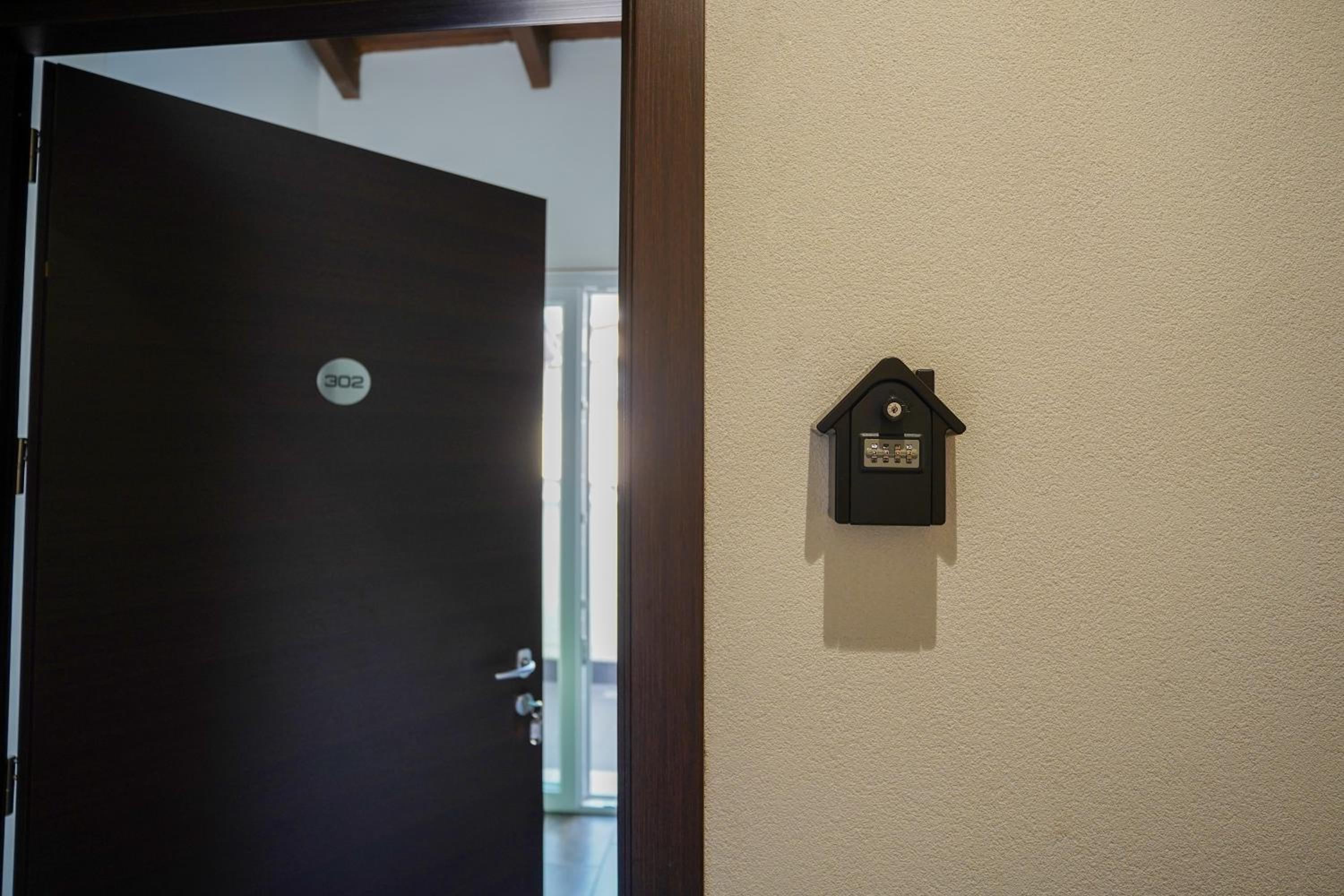 One-Bedroom Apartment - Photo 17
