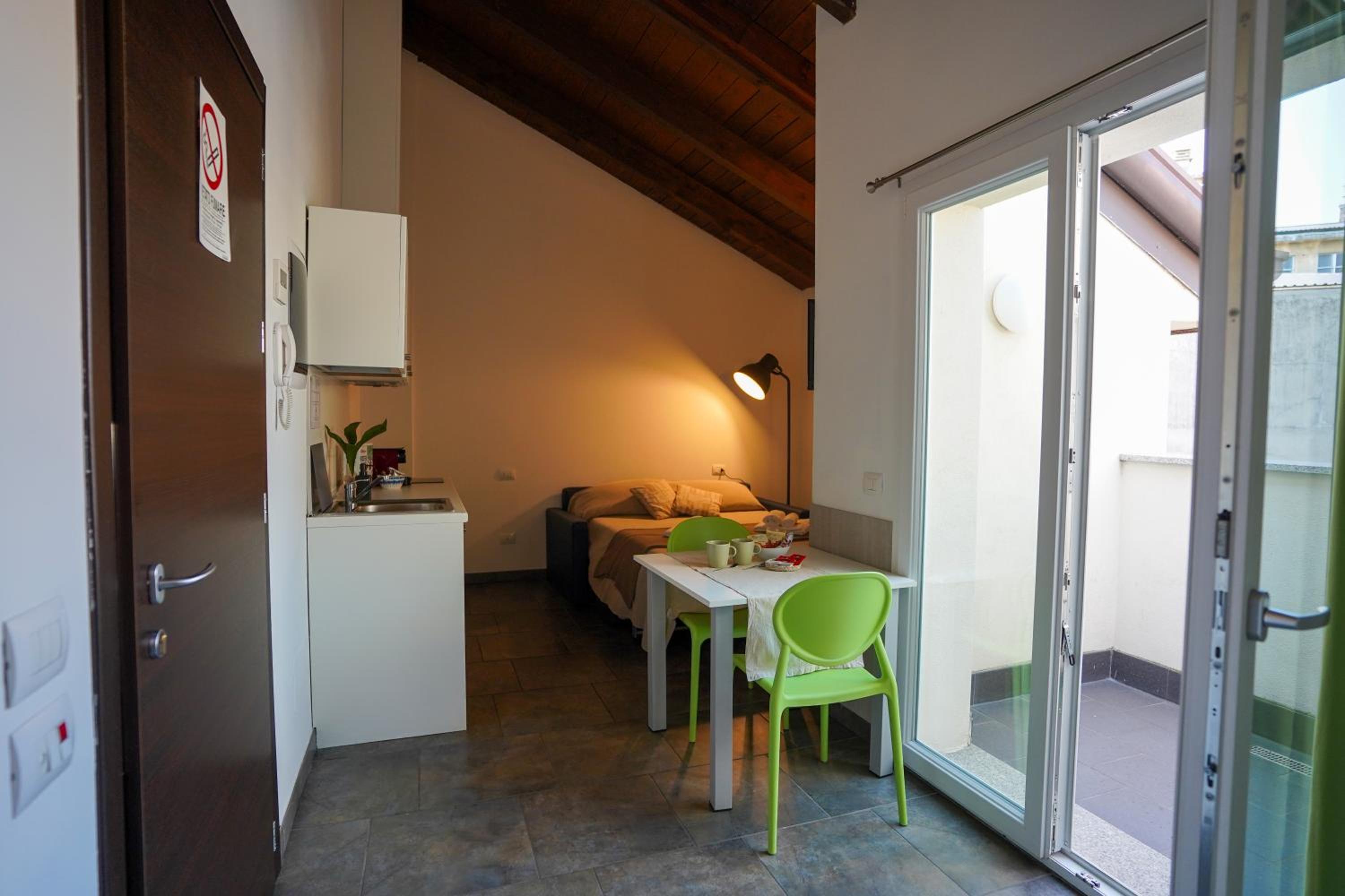 One-Bedroom Apartment - Photo 19