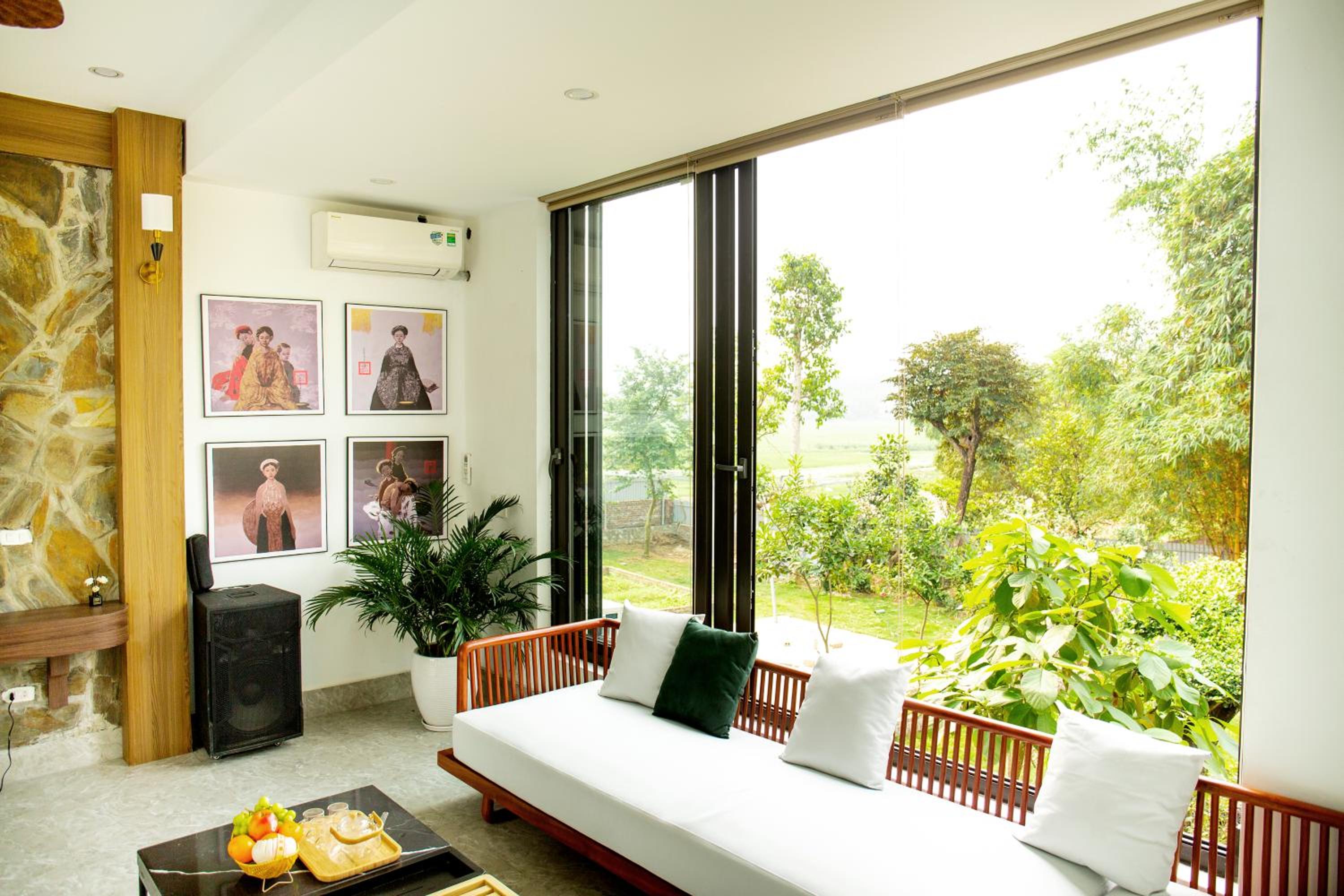 Three-Bedroom Villa photo 1