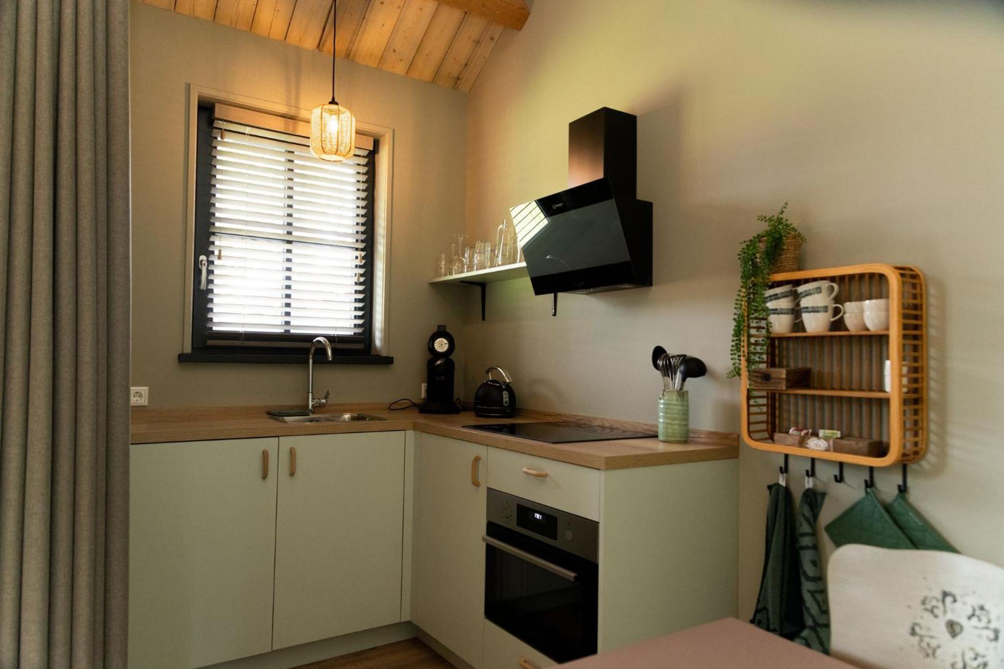 One-Bedroom House - Photo 19