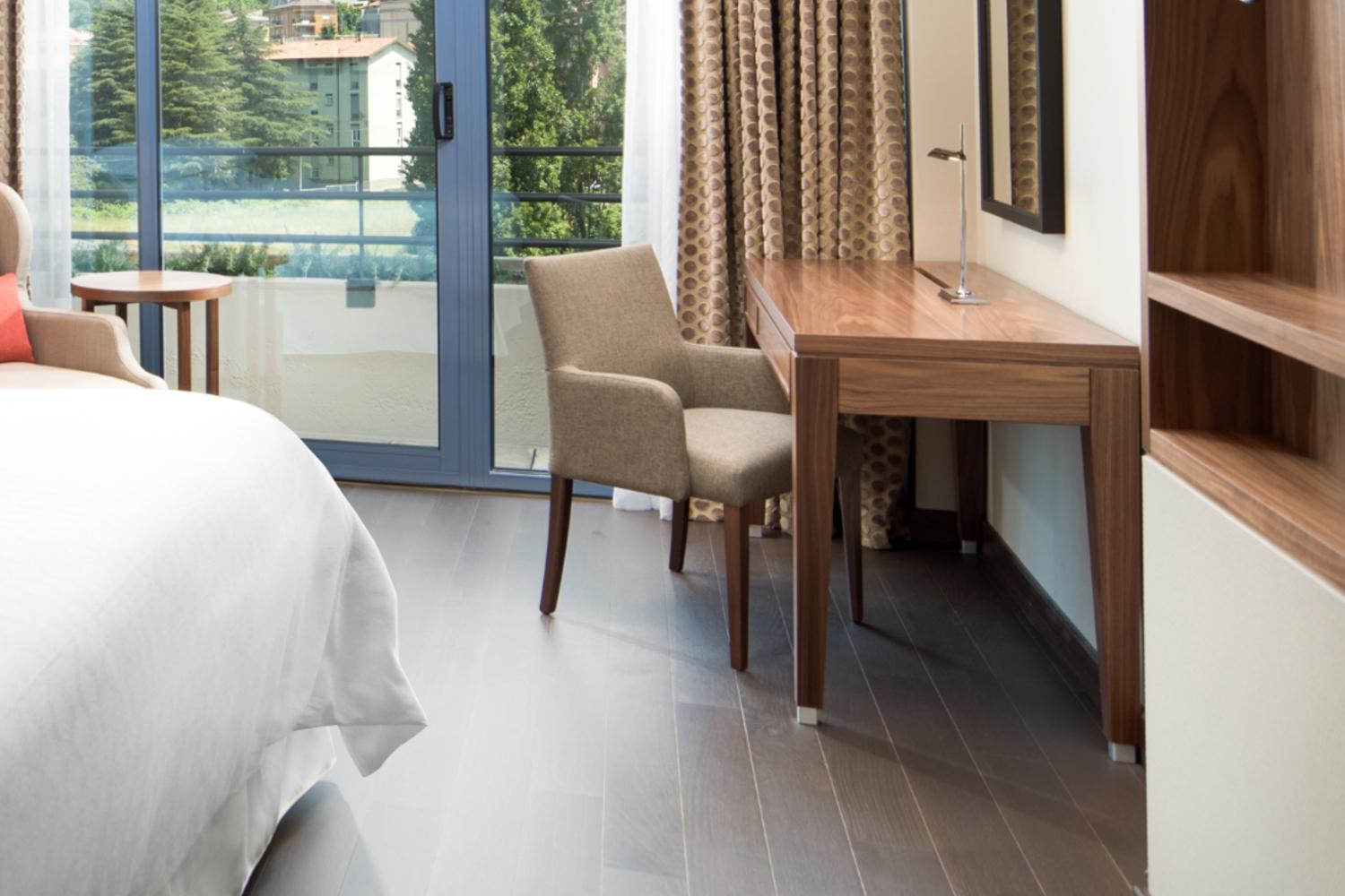Deluxe Twin Room with Pool View - Photo 4