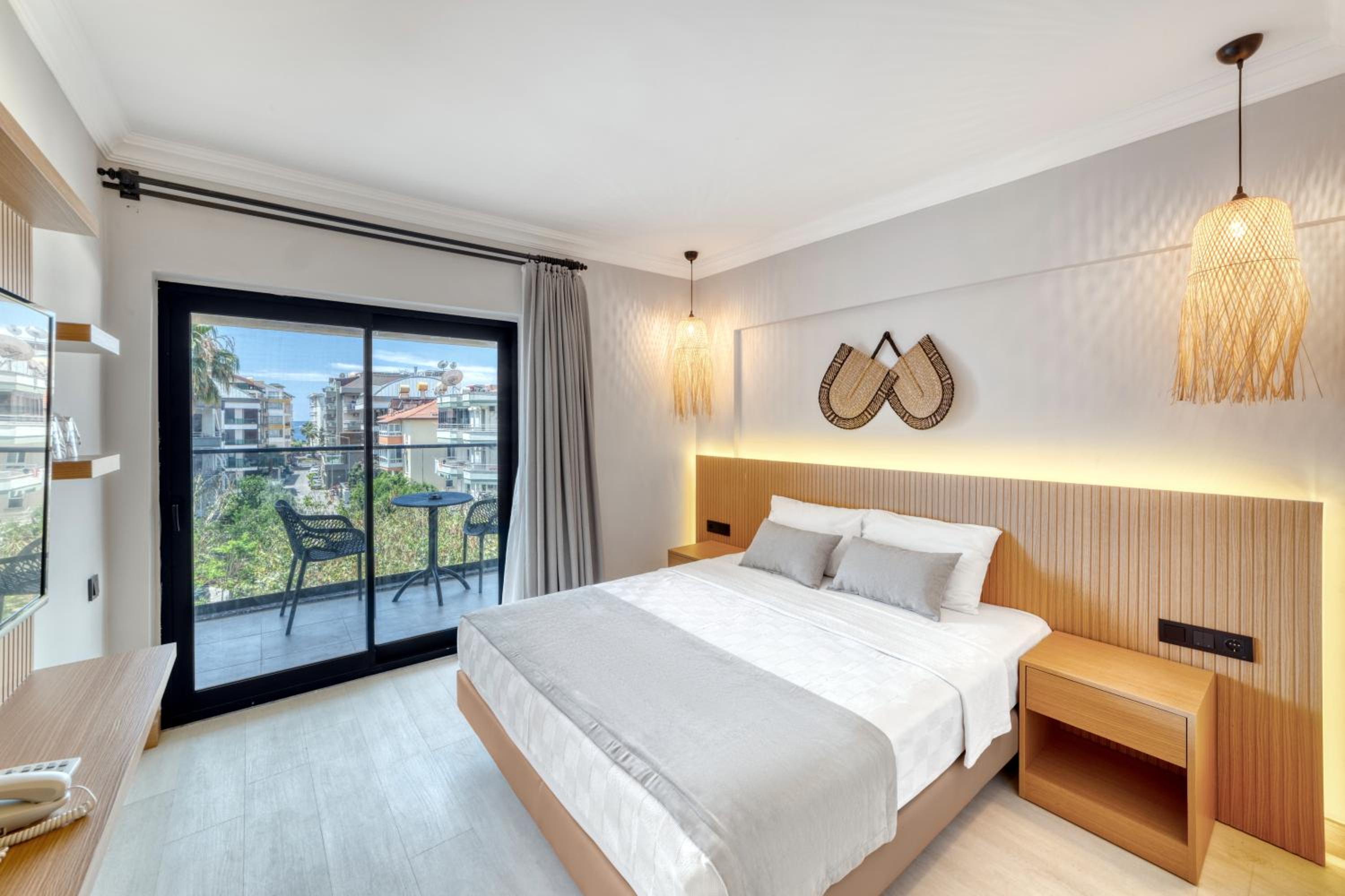 Standard Double Room with Balcony photo 2
