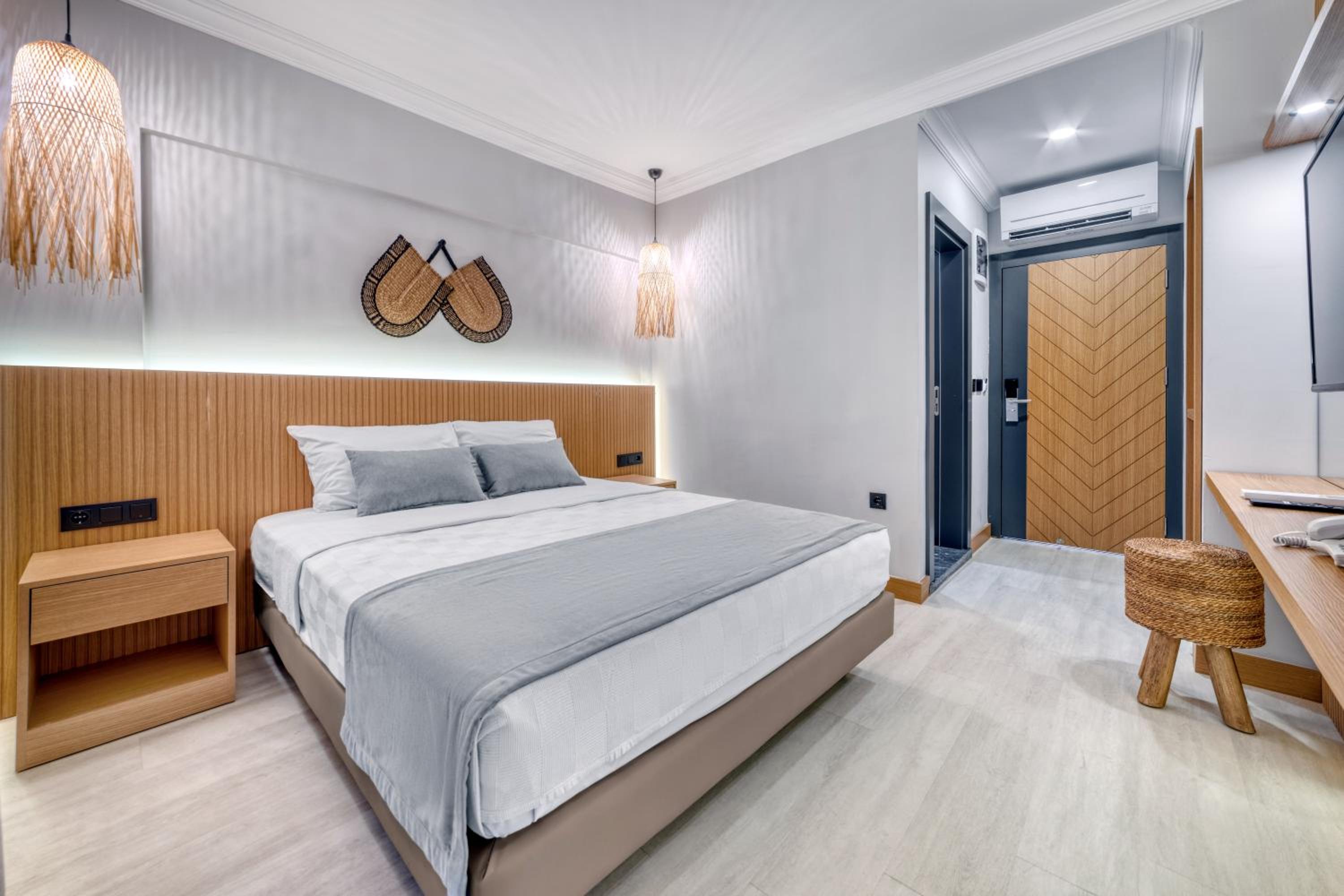 Standard Double Room with Balcony photo 3