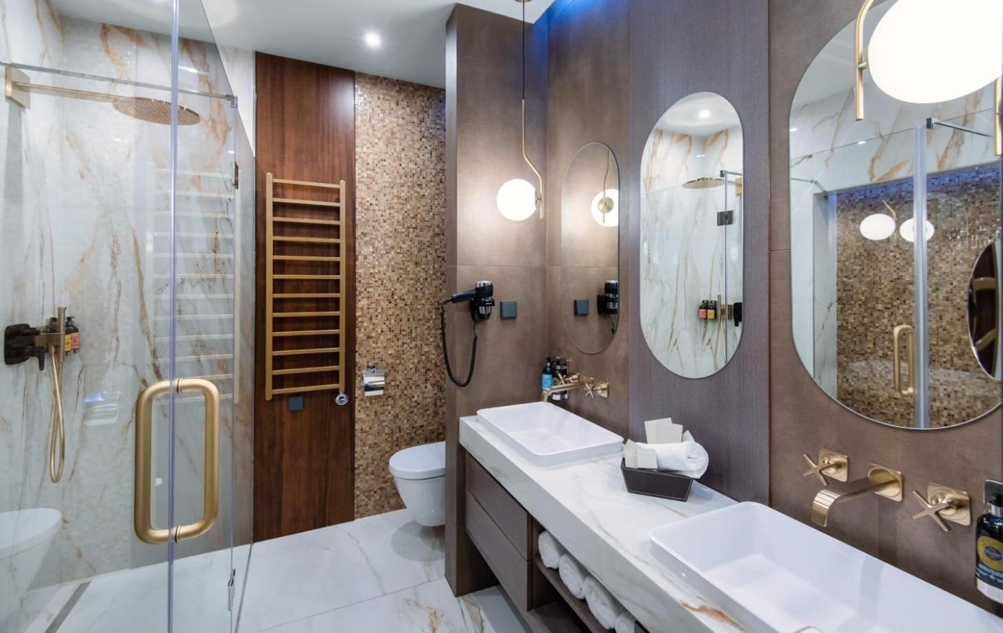 Suite with Spa Bath photo 2