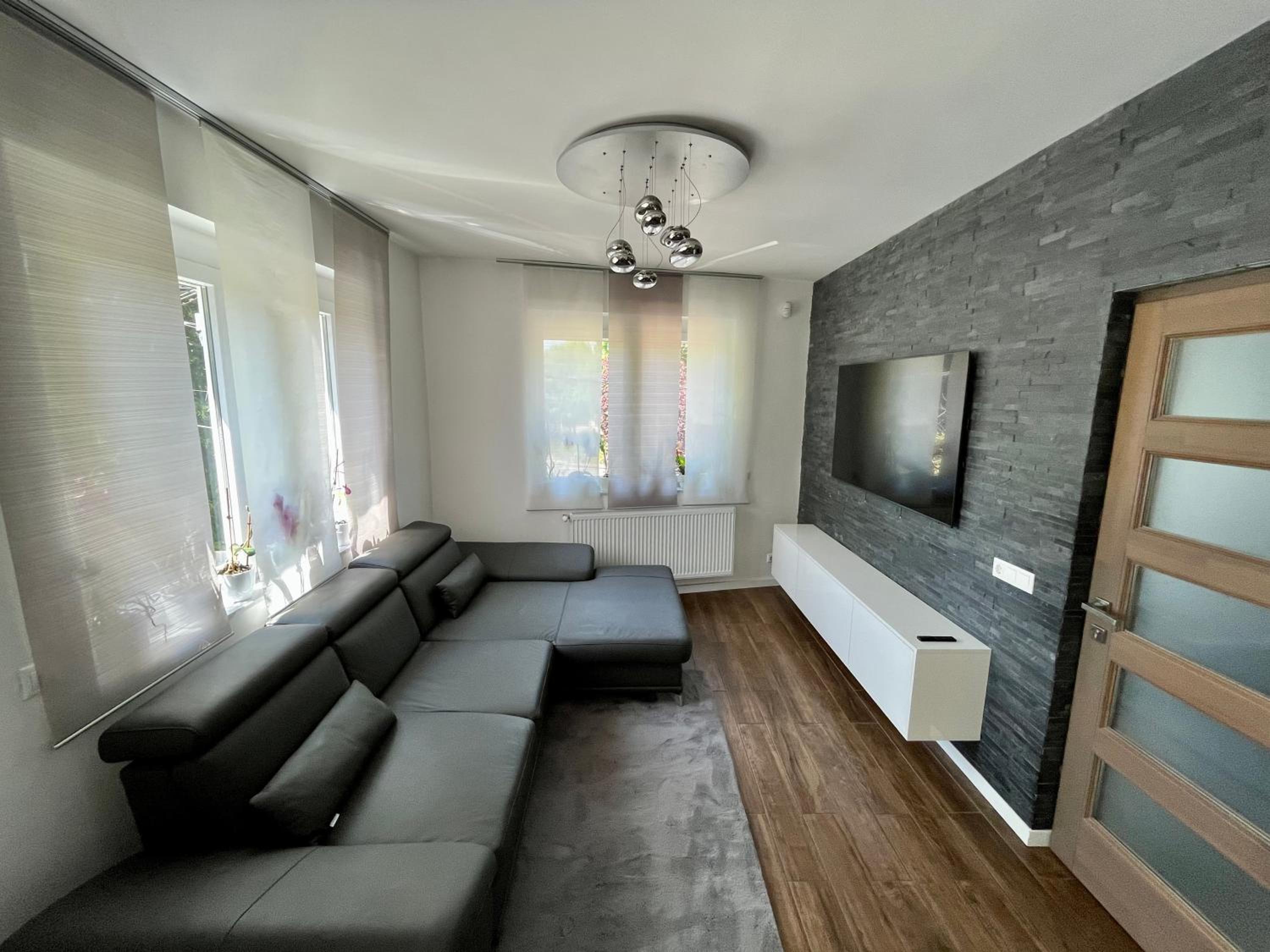 One-Bedroom Apartment - Photo 7