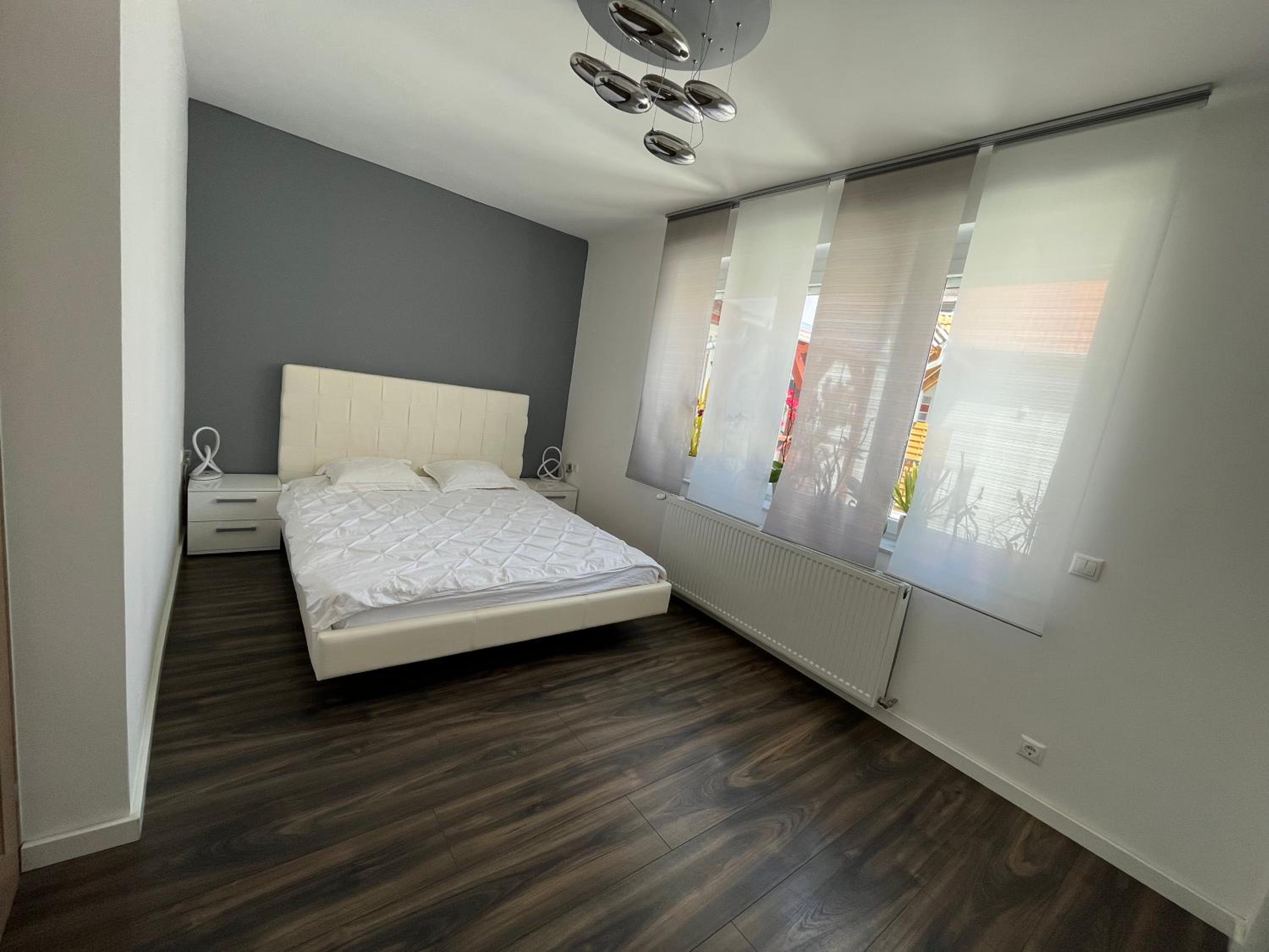 One-Bedroom Apartment - Photo 10