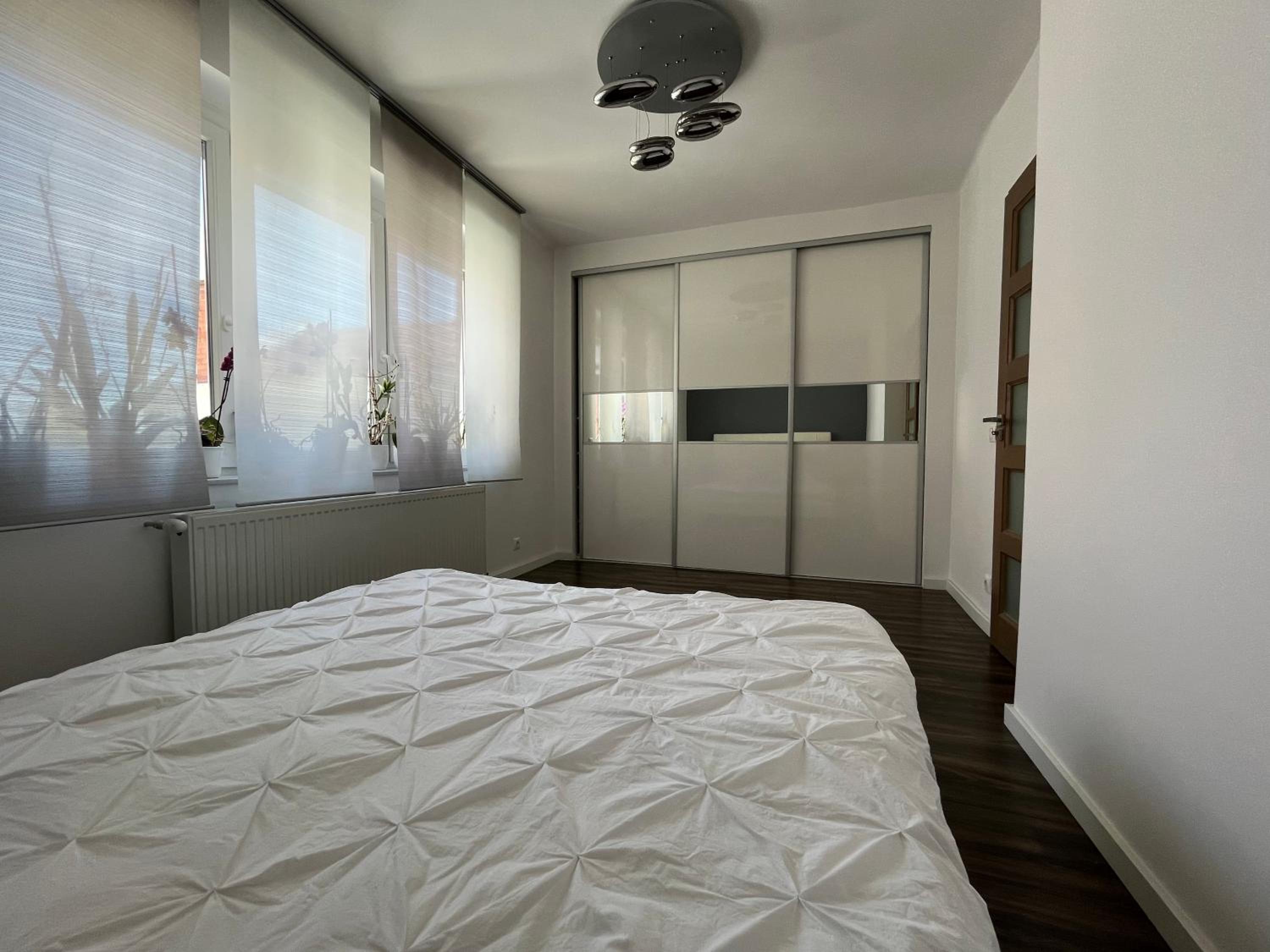 One-Bedroom Apartment - Photo 9