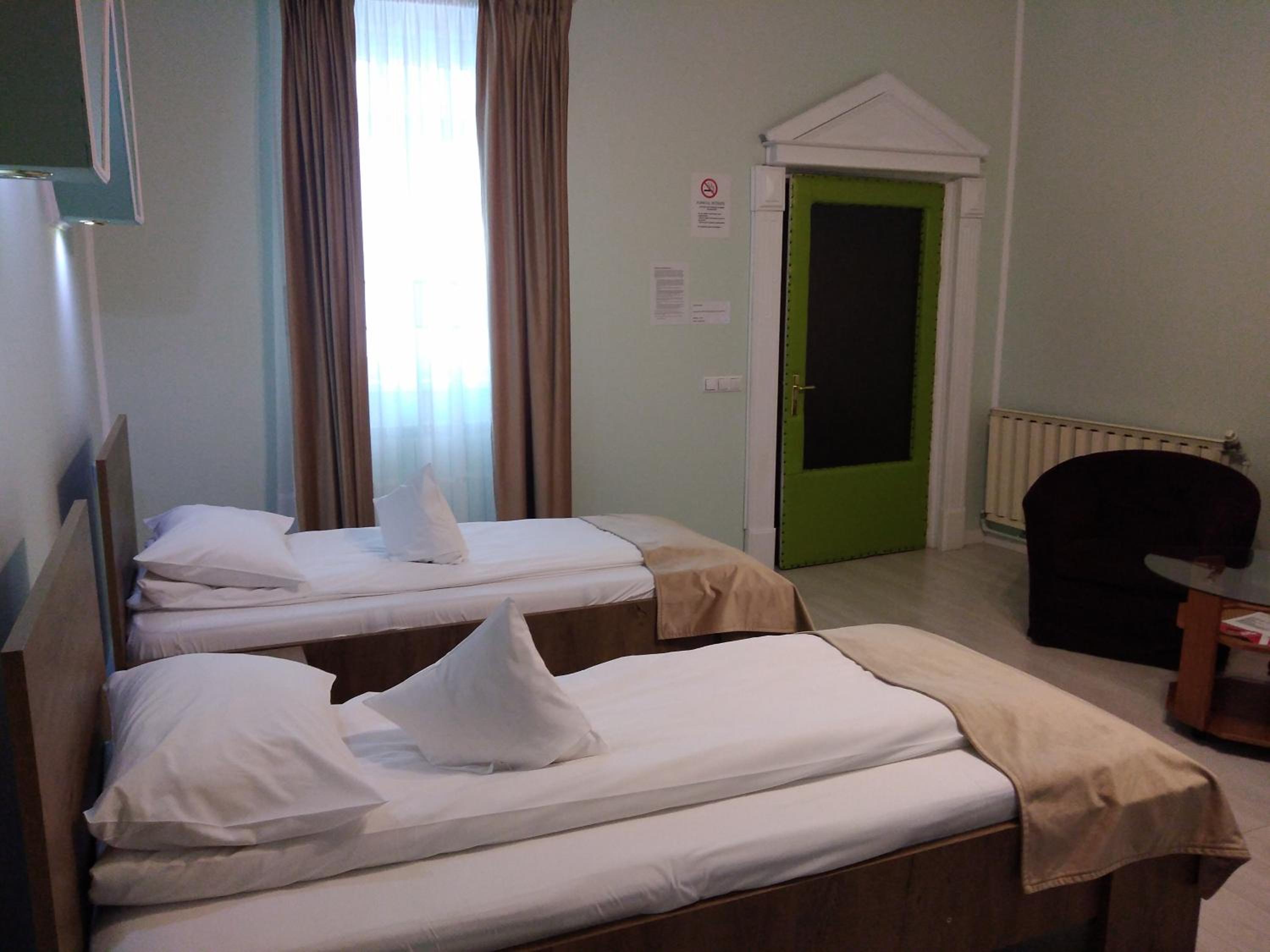 Quadruple Room - Photo 4