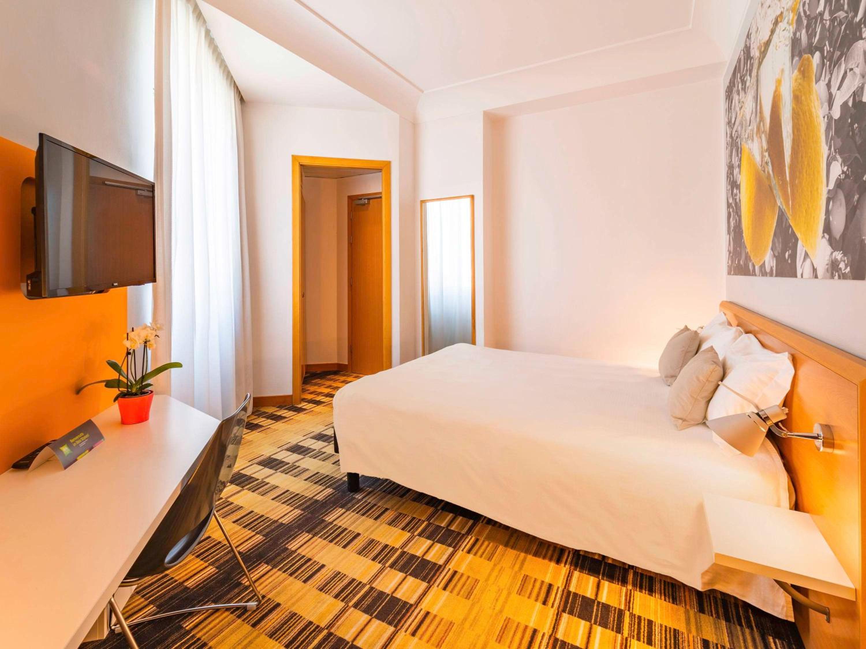 Standard Double Room - Photo 7