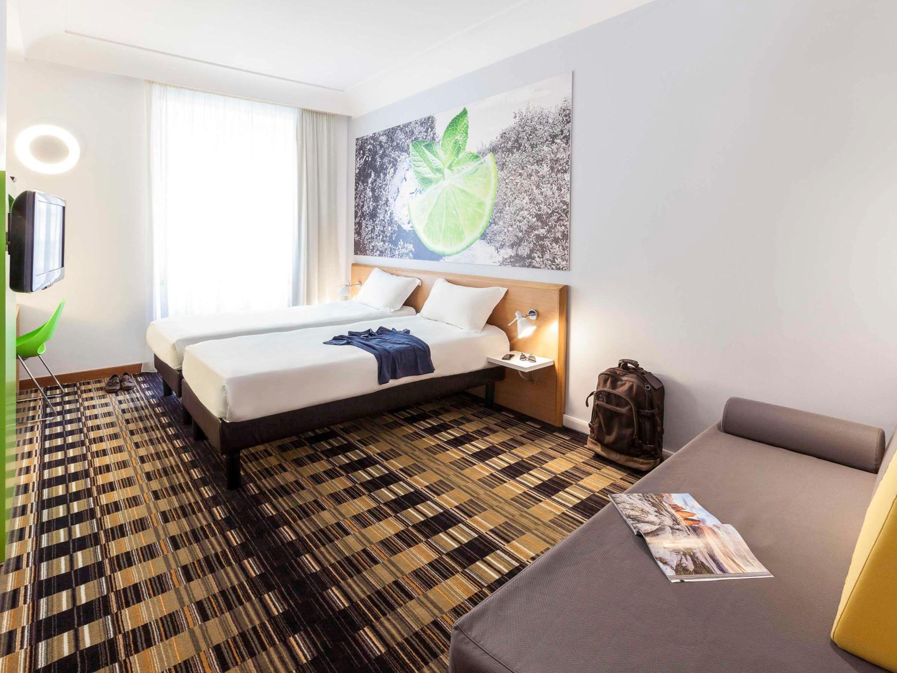 Standard Room With Three Single Beds