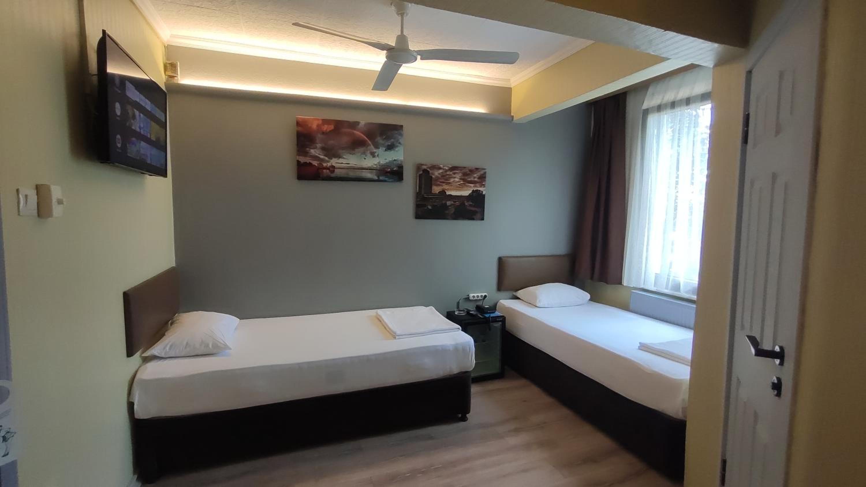 Deluxe Twin Room photo 2
