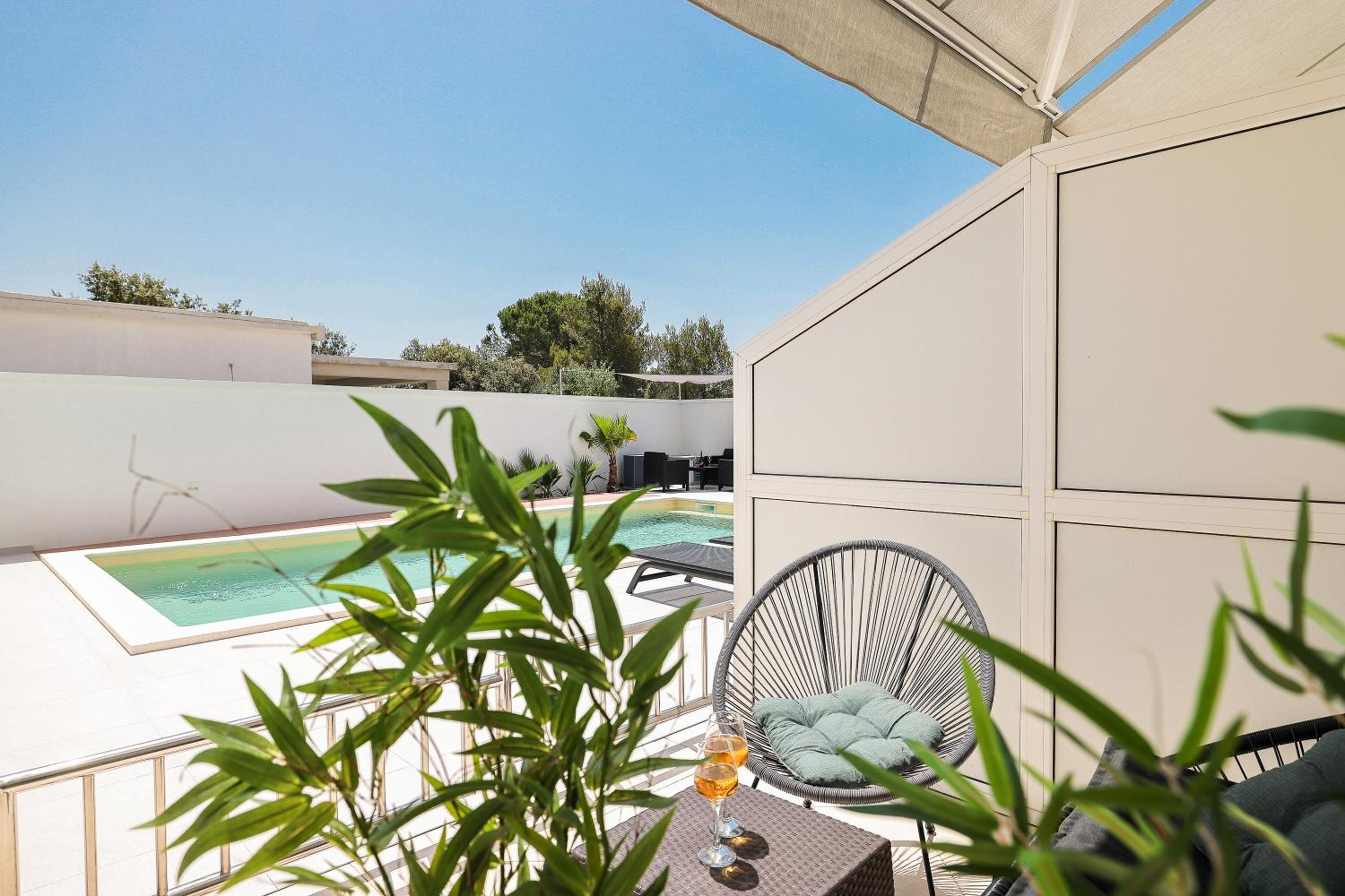 Studio with Pool View photo 1