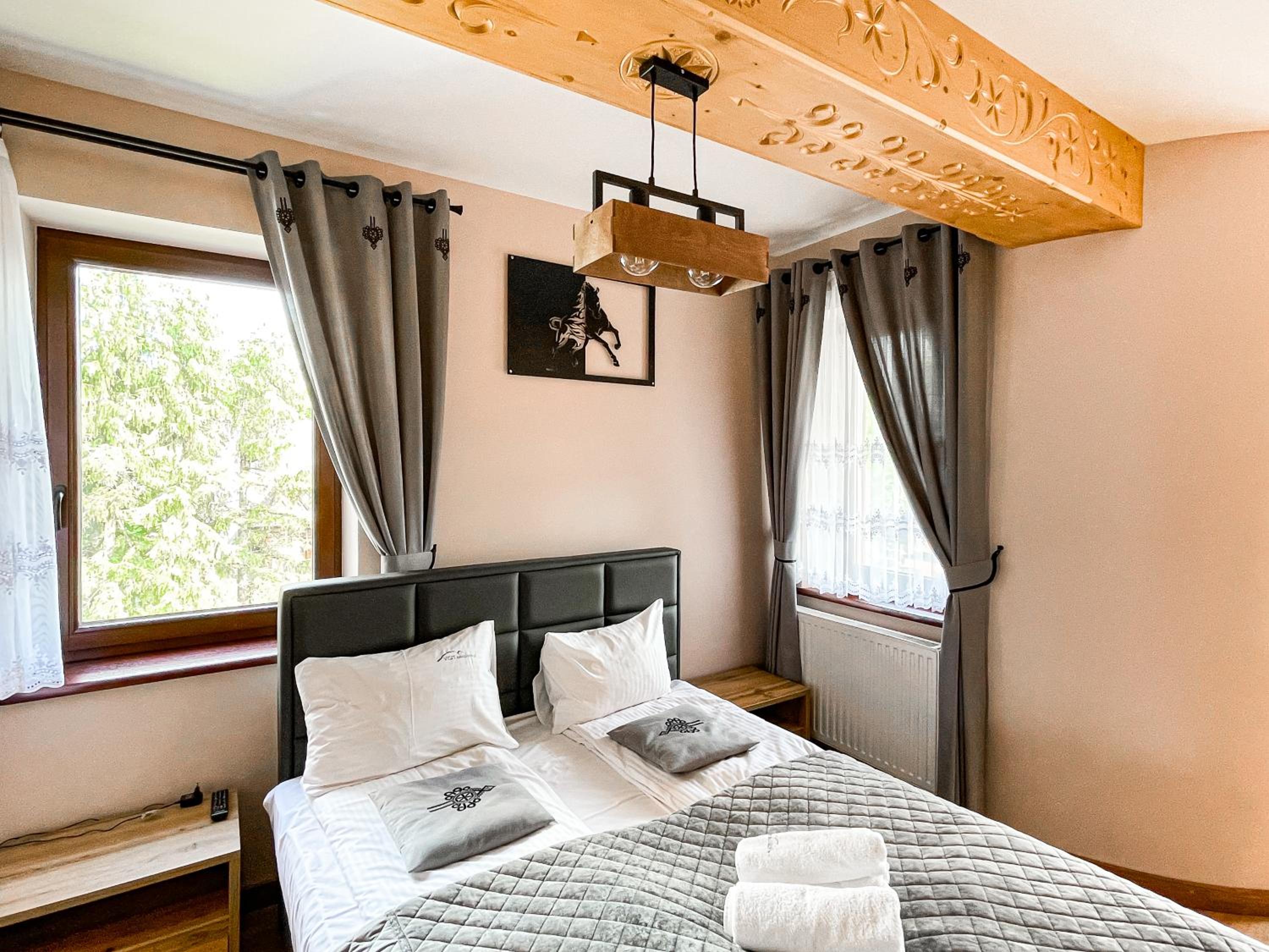 Apartment with Balcony - Photo 19