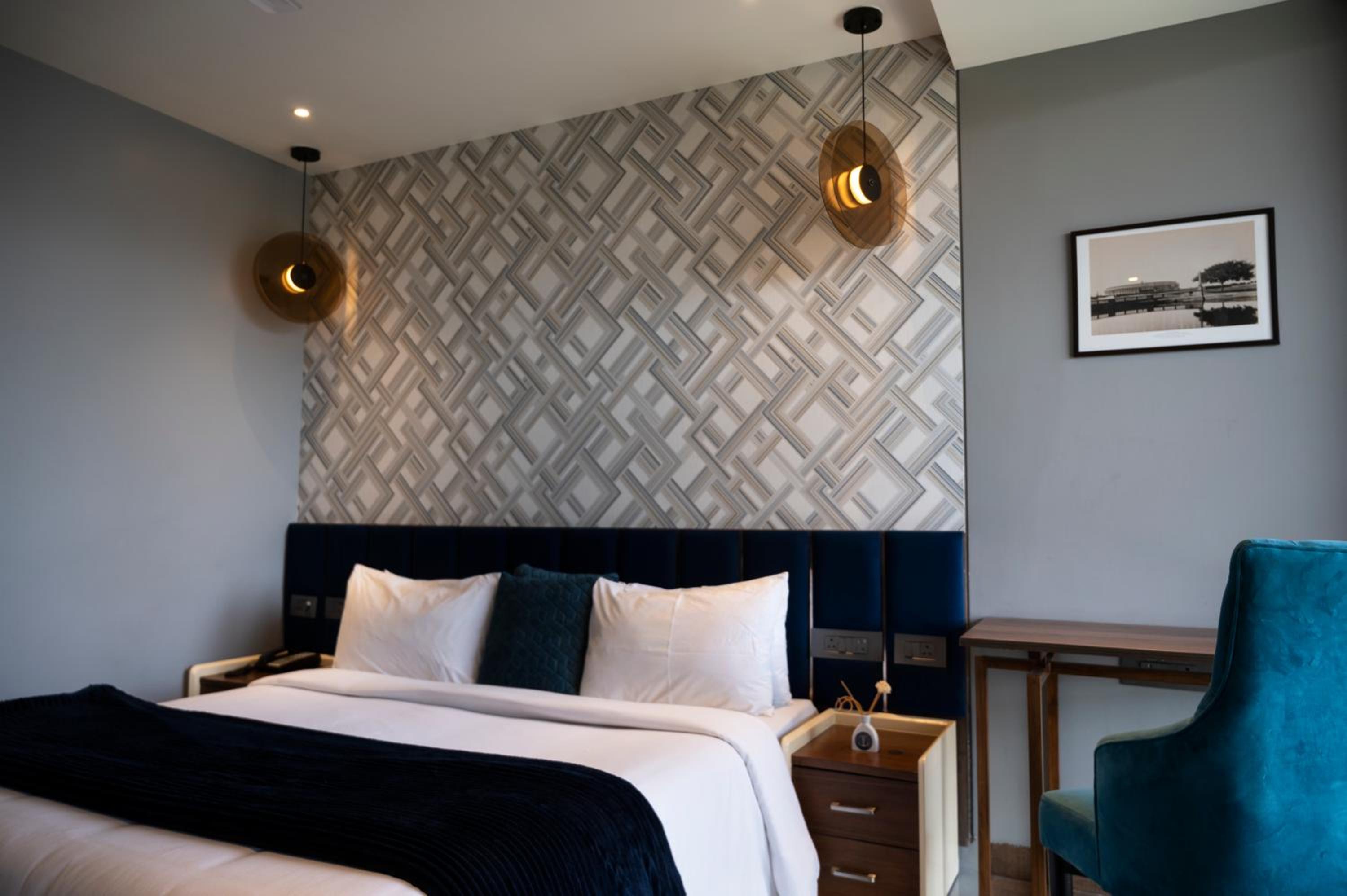 Deluxe Room - Photo 5