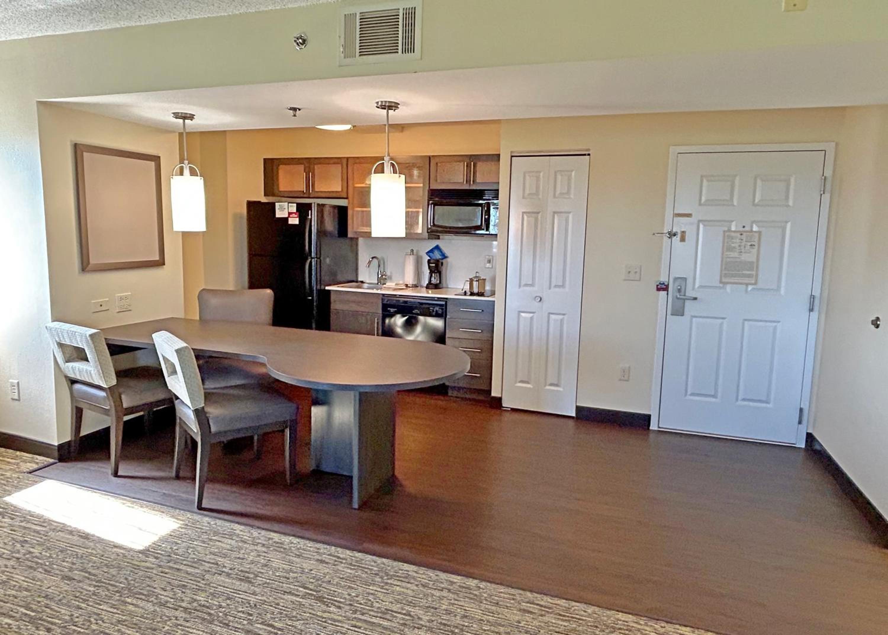One-Bedroom King Suite - Photo 19