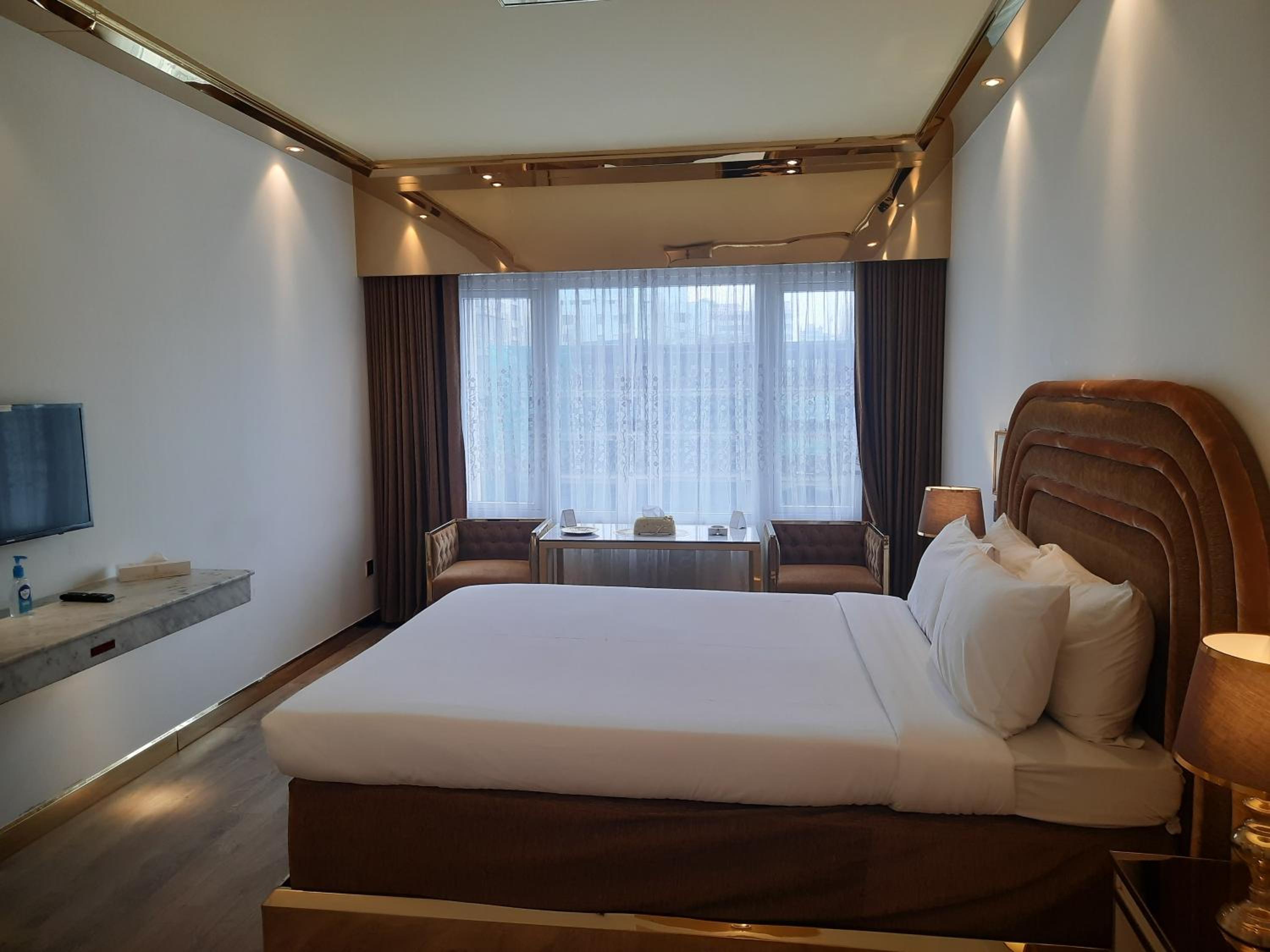 Deluxe Queen Room photo 2