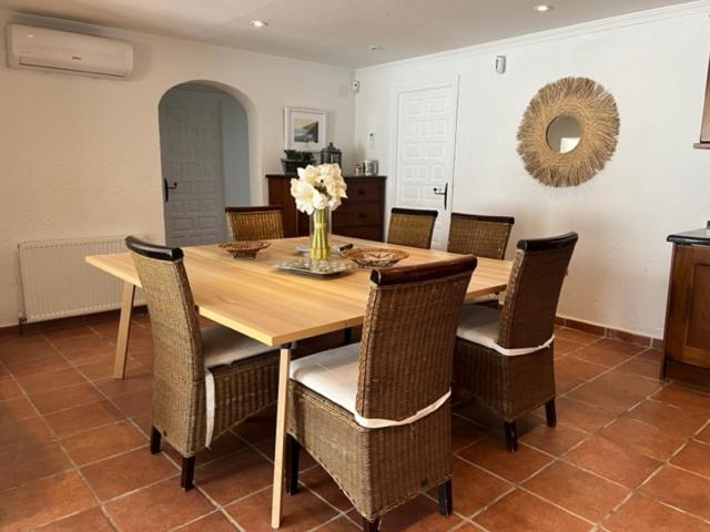 Villa photo 2