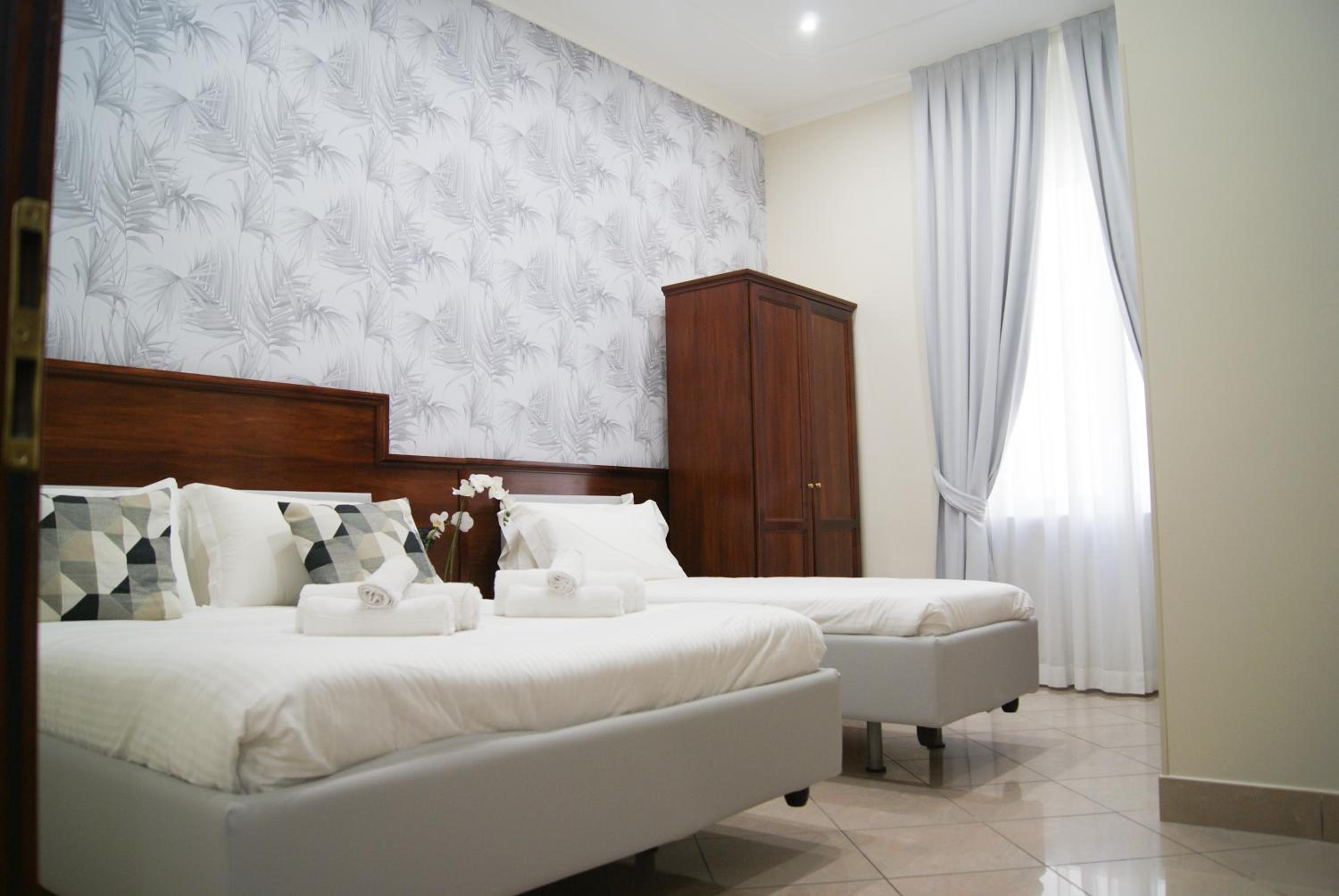 Deluxe Triple Room photo 3