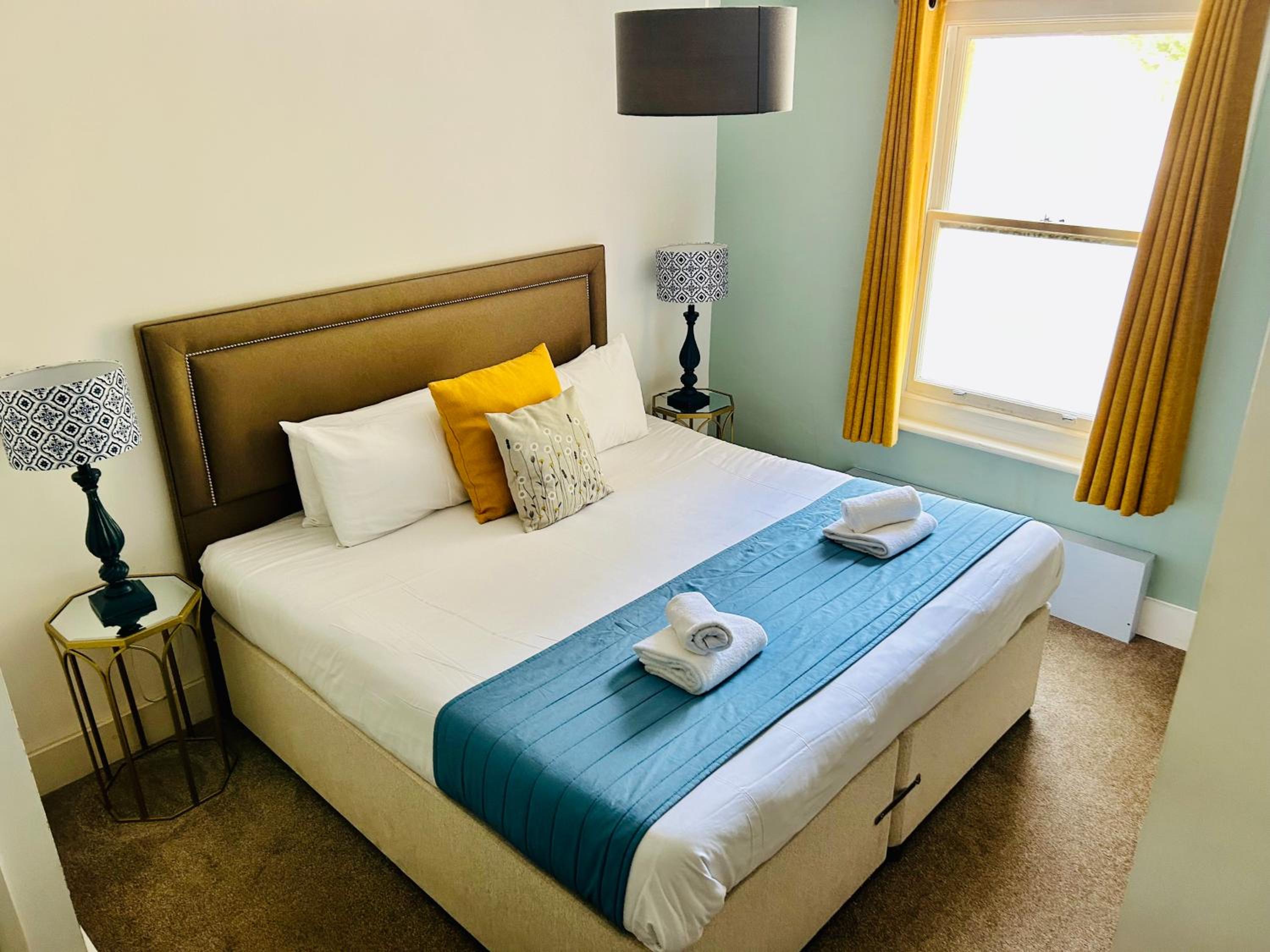 Deluxe Double Room with Shower - Photo 2