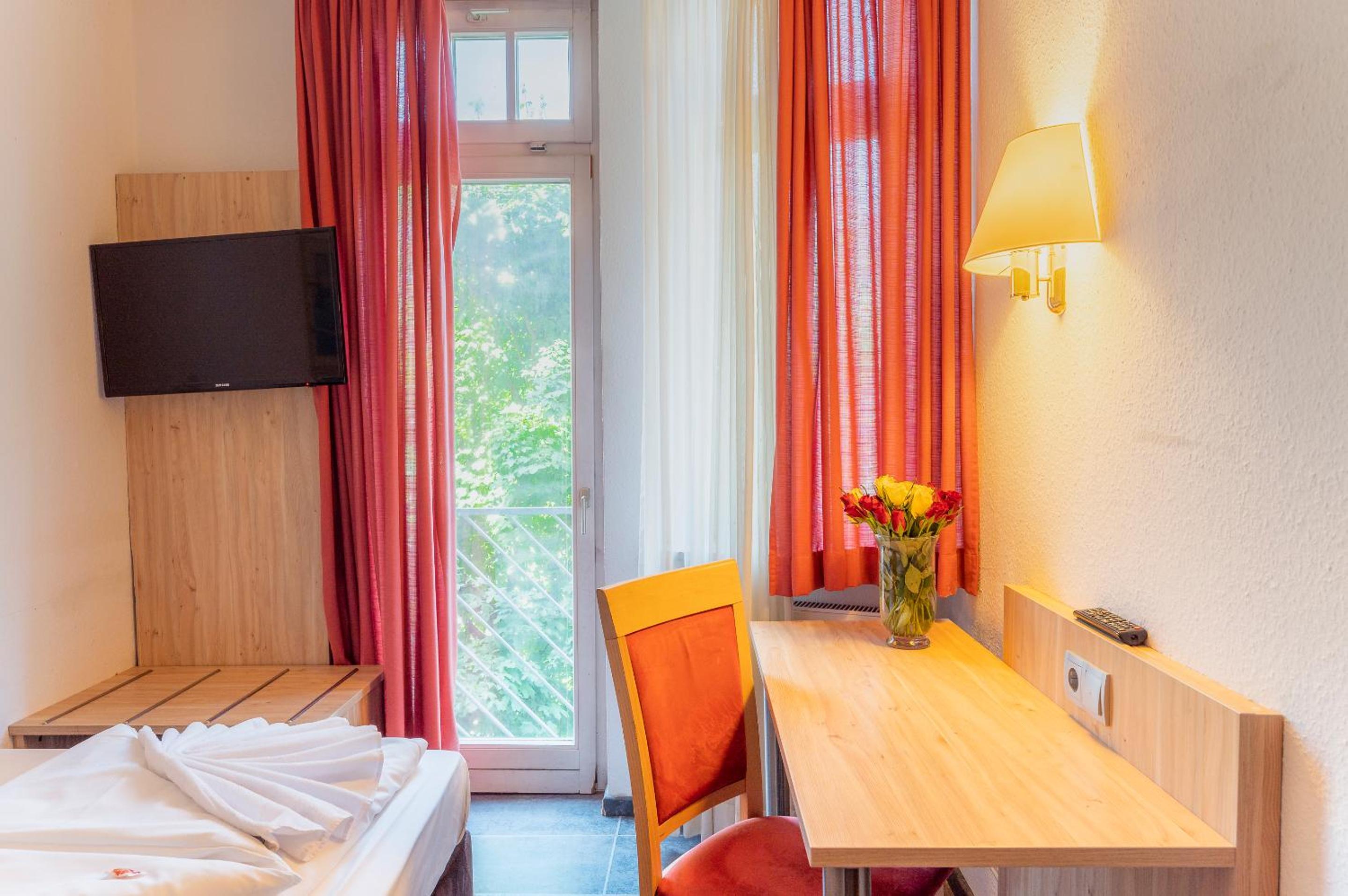 Single Room photo 2