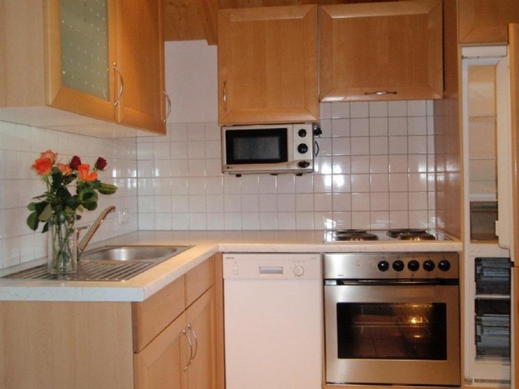 Two-Bedroom Apartment with Shower photo 2