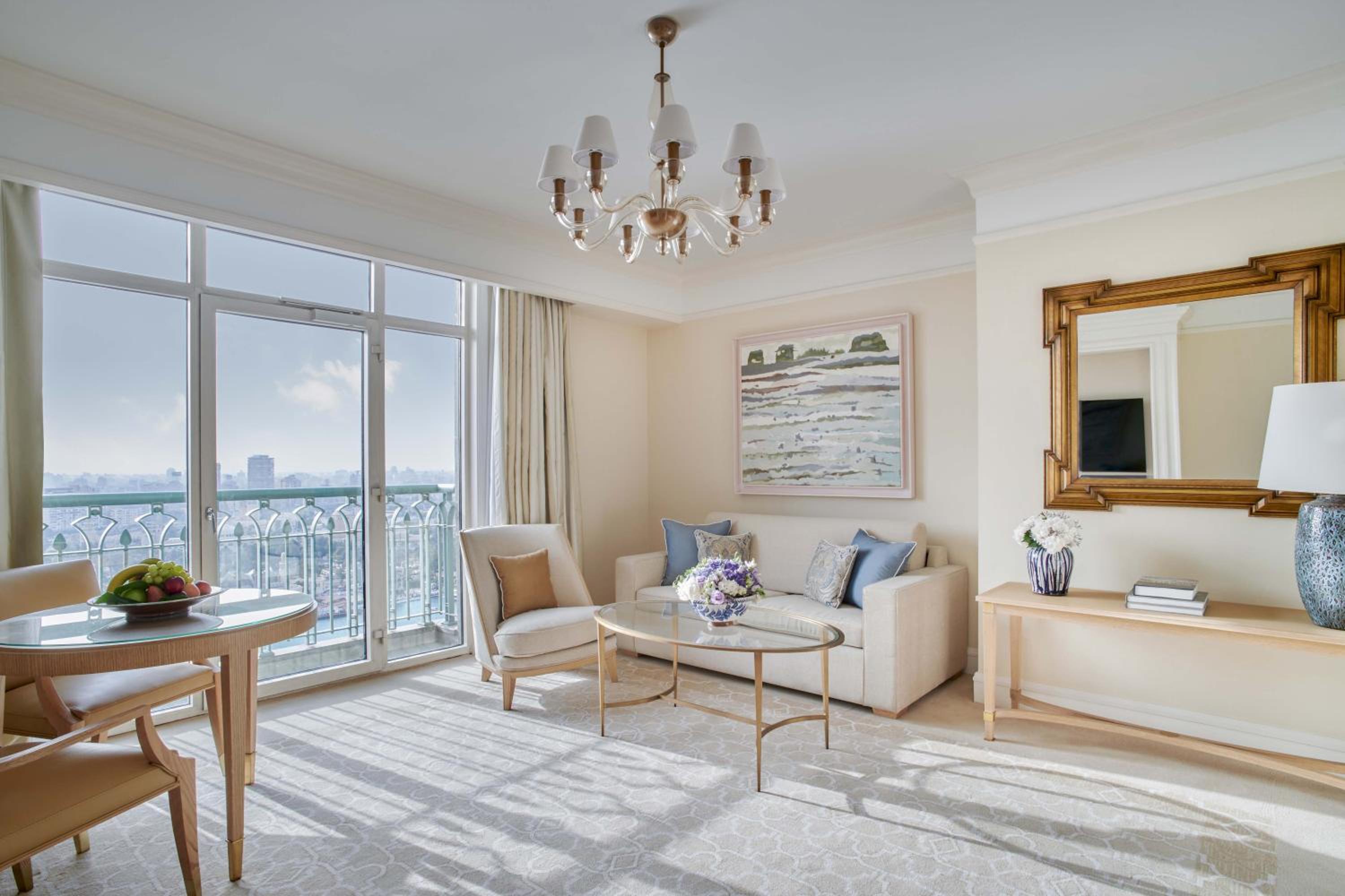 Premium Corniche Suite - Photo 2