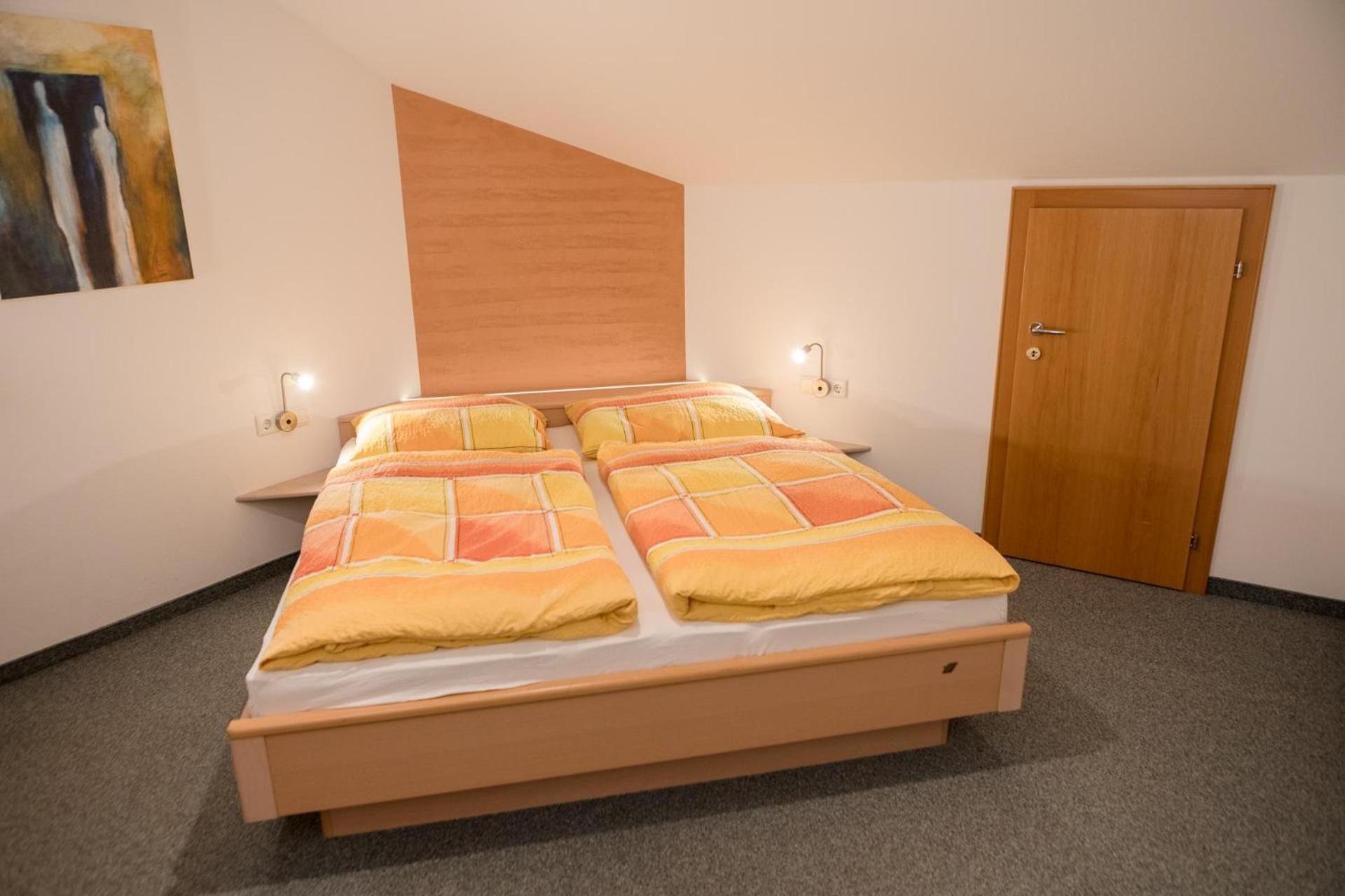 One-Bedroom Apartment with Shower photo 2