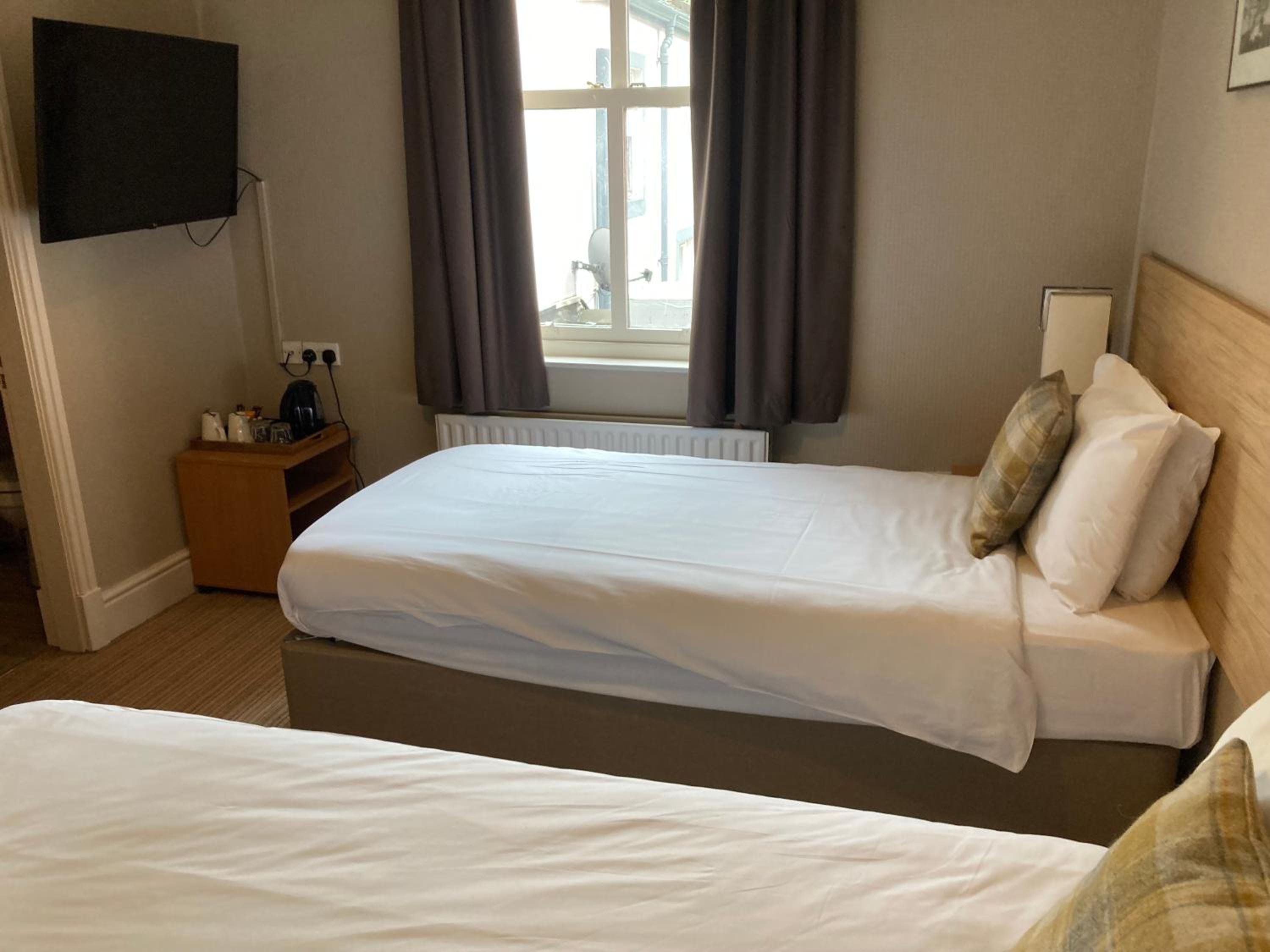 Twin Room with Bathroom photo 3