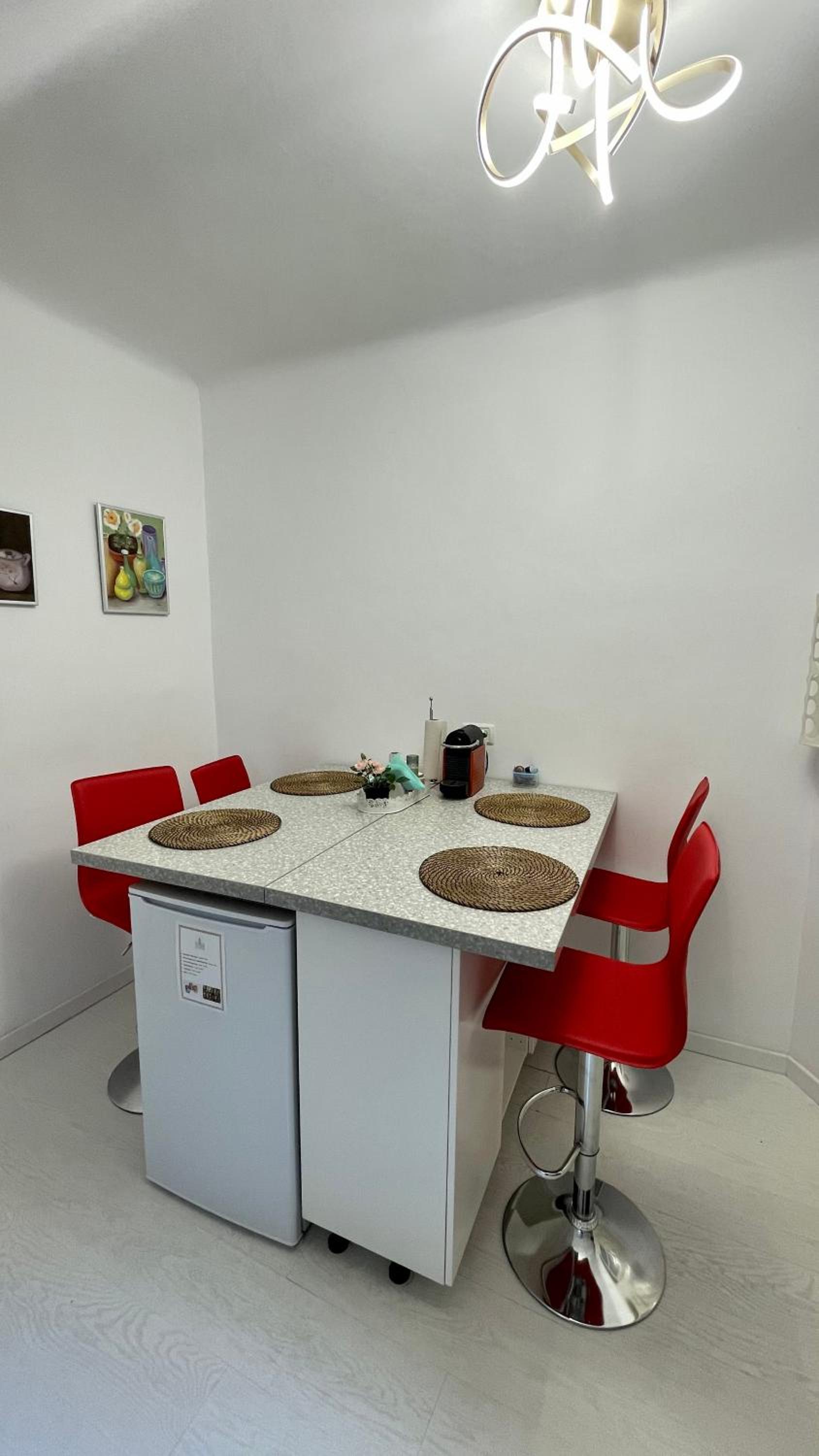 One-Bedroom Apartment - Photo 30