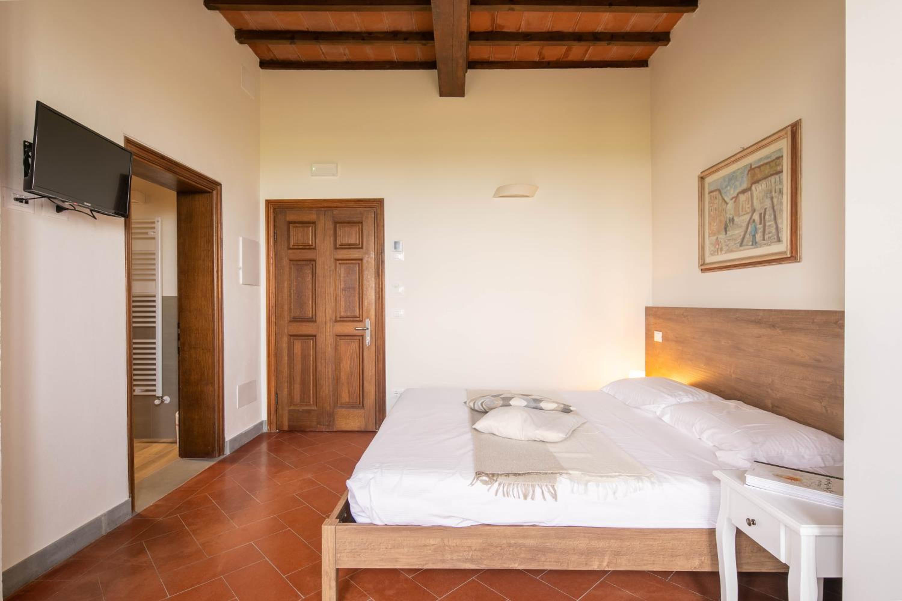 Large Double or Twin Room - Photo 6