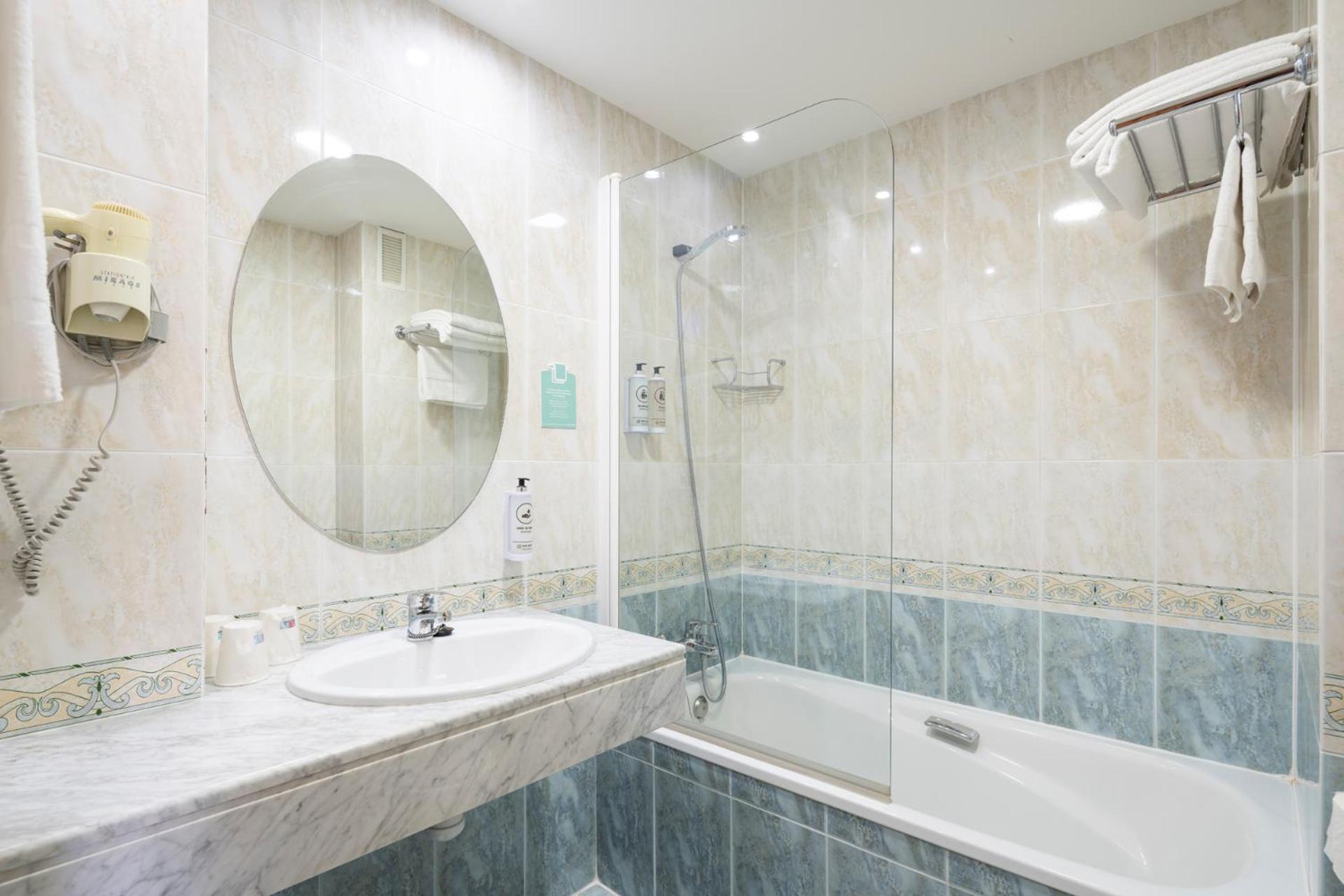 Triple Room - Photo 6